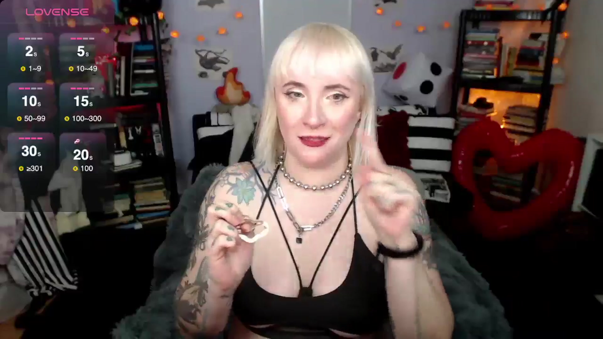 Gallery image thumbnail from AxeHallow's myfreecams stream on, 03/24/2025, 02:32 image 4 of 20