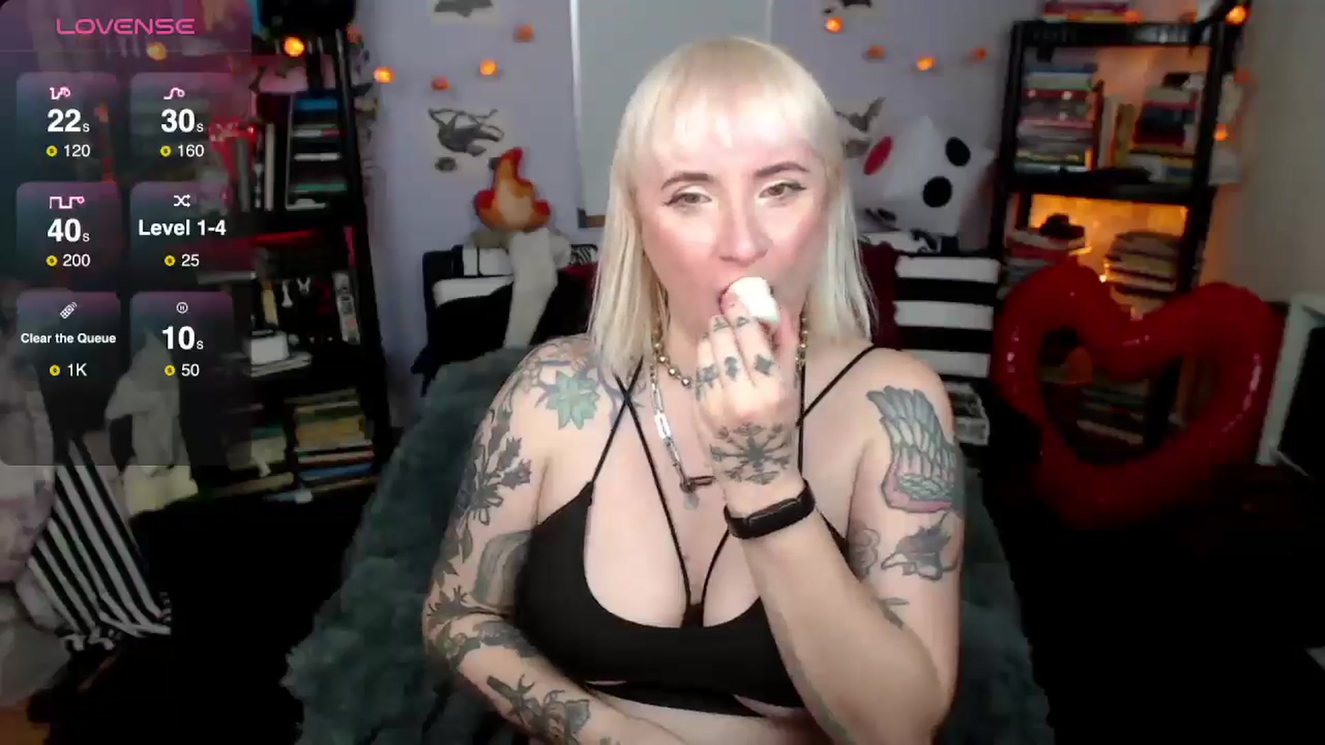 Gallery image thumbnail from AxeHallow's myfreecams stream on, 03/24/2025, 02:32 image 9 of 20