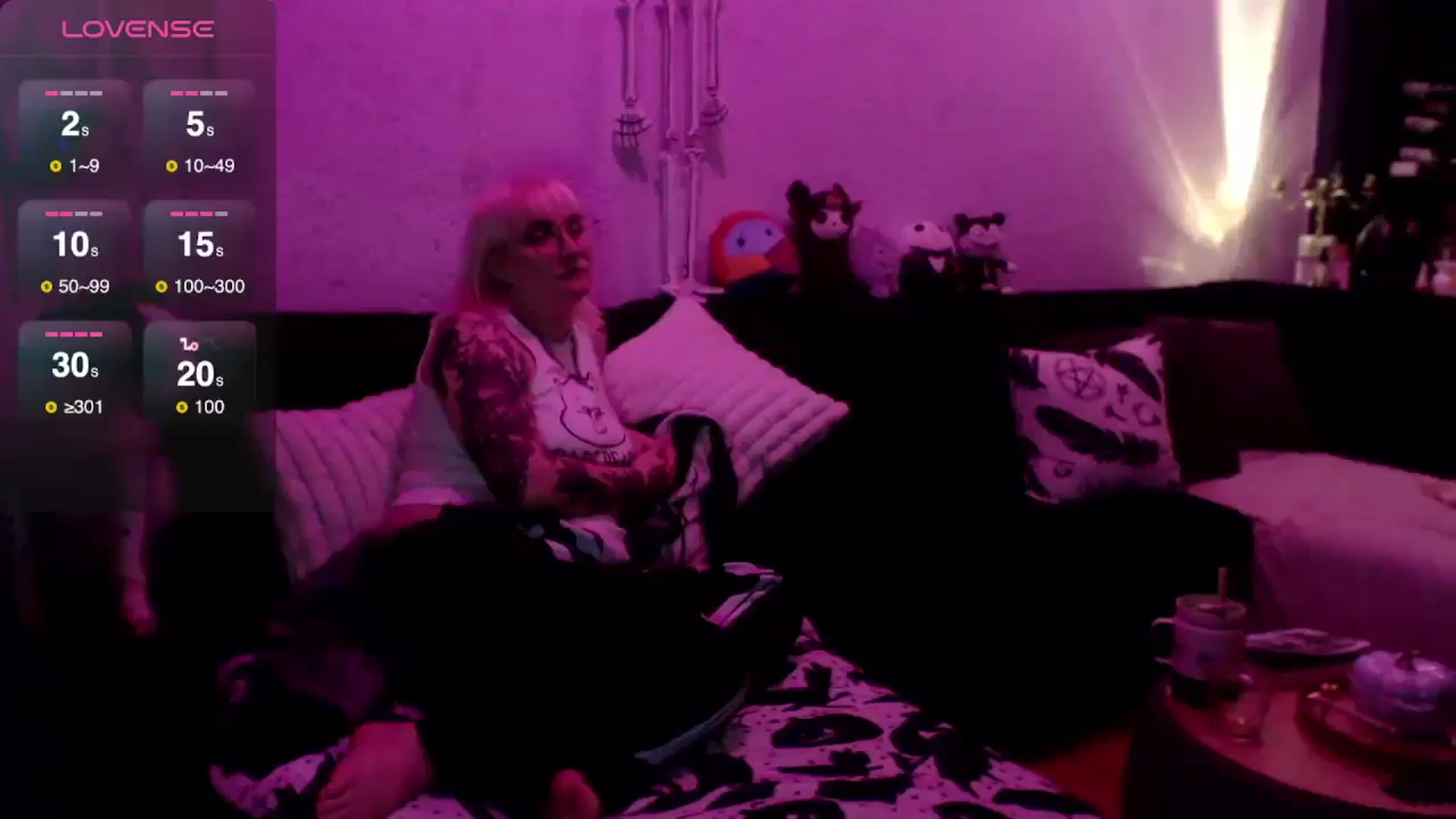 Gallery image thumbnail from AxeHallow's myfreecams stream on, 03/26/2025, 24:02 image 19 of 20
