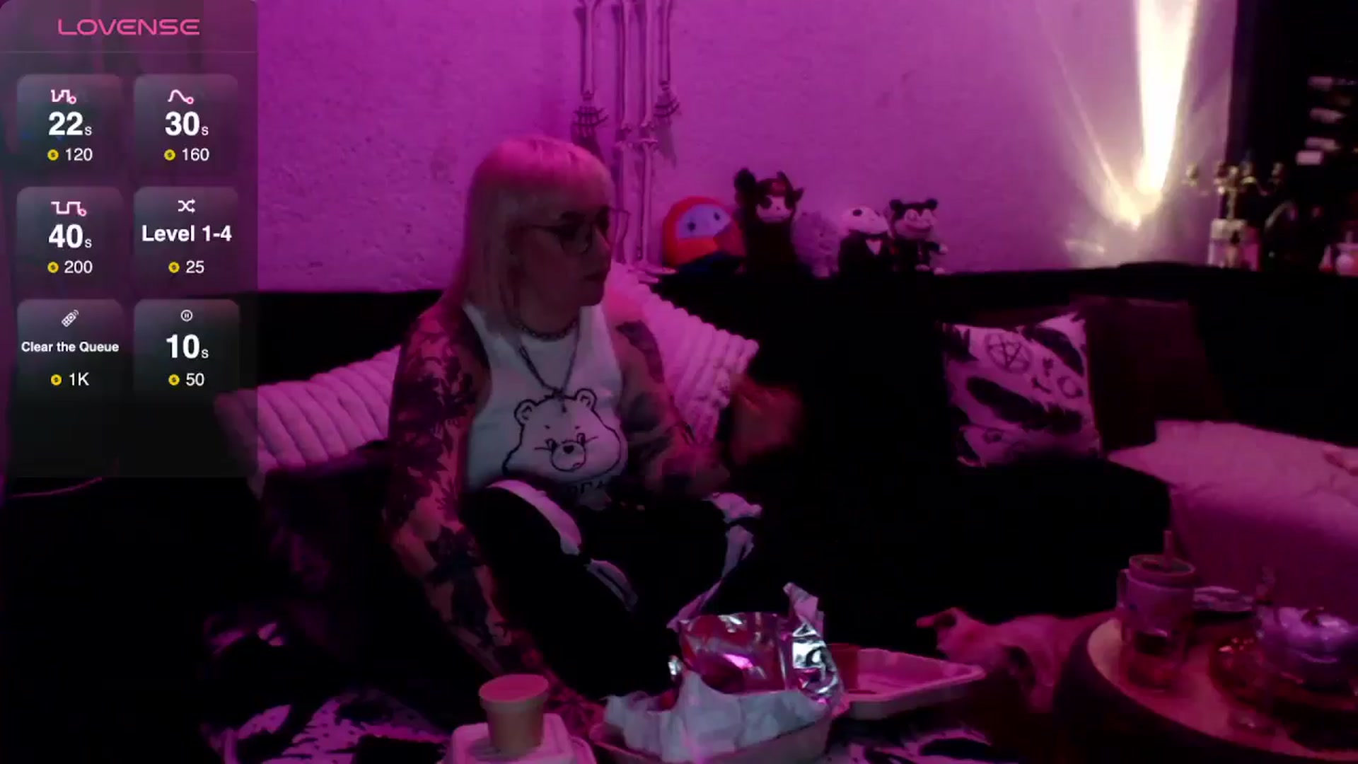 Gallery image thumbnail from AxeHallow's myfreecams stream on, 03/26/2025, 24:02 image 17 of 20