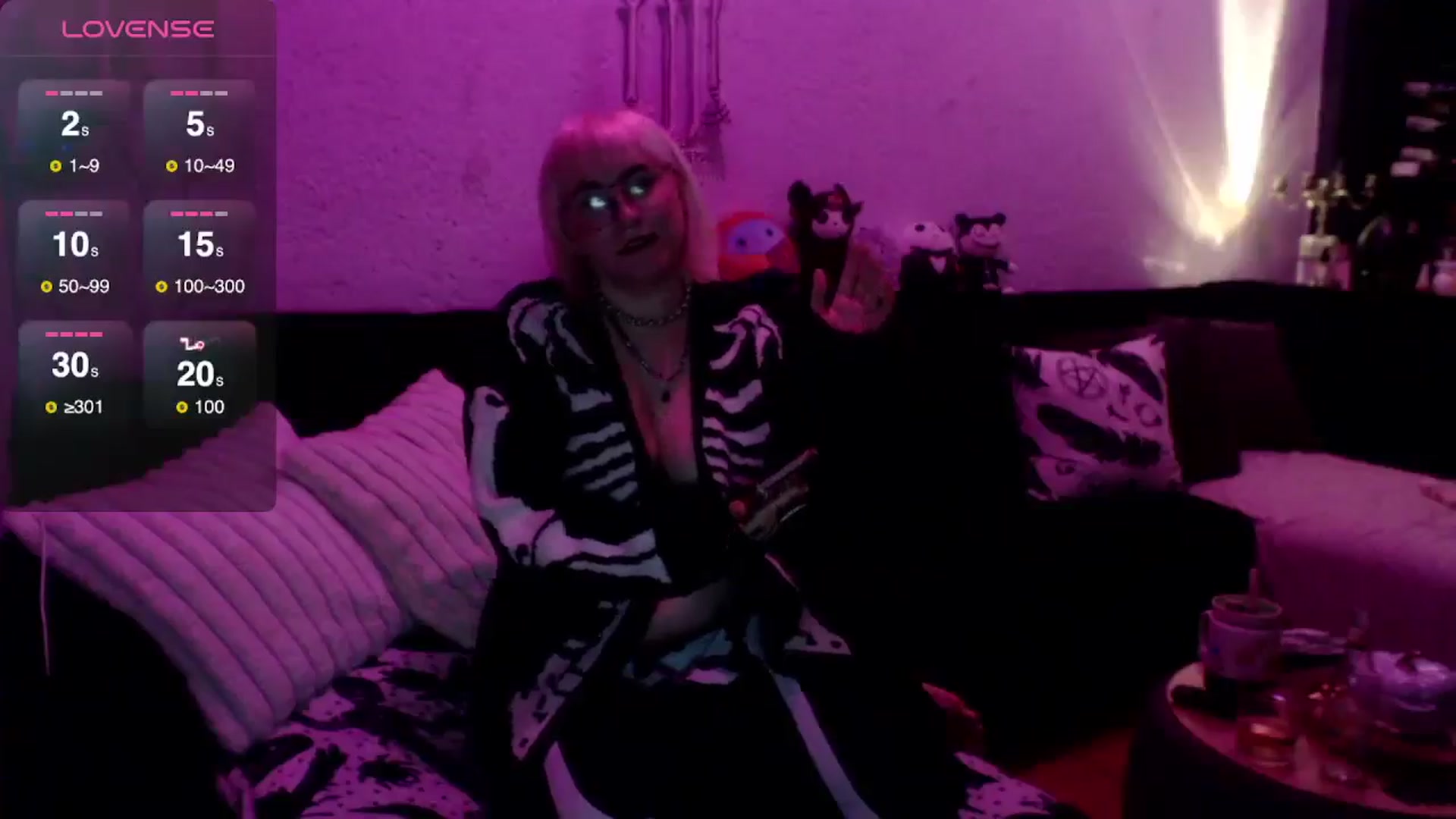 Gallery image thumbnail from AxeHallow's myfreecams stream on, 03/26/2025, 02:29 image 7 of 20