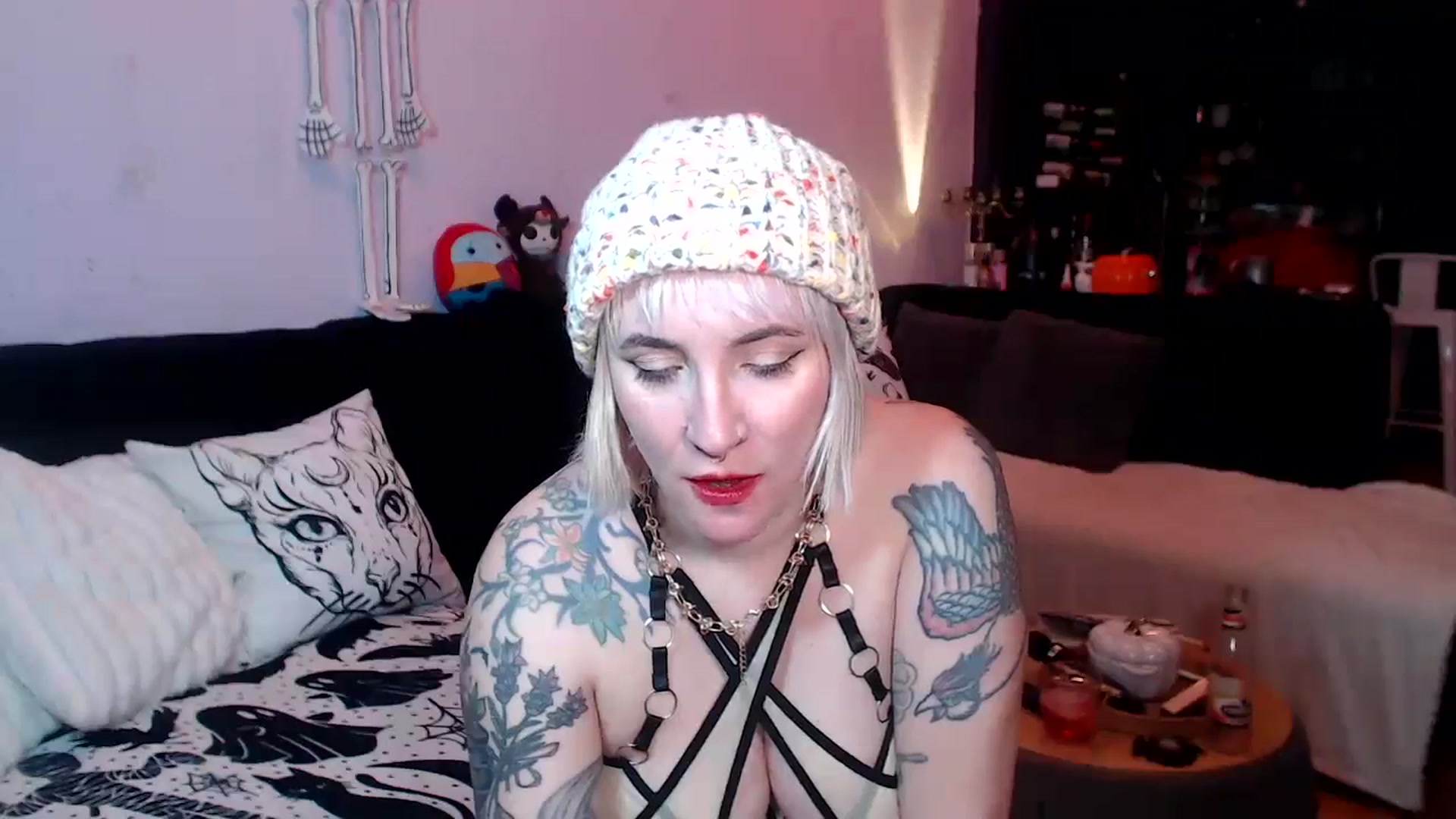Gallery image thumbnail from AxeHallow's myfreecams stream on, 03/28/2025, 05:10 image 13 of 20
