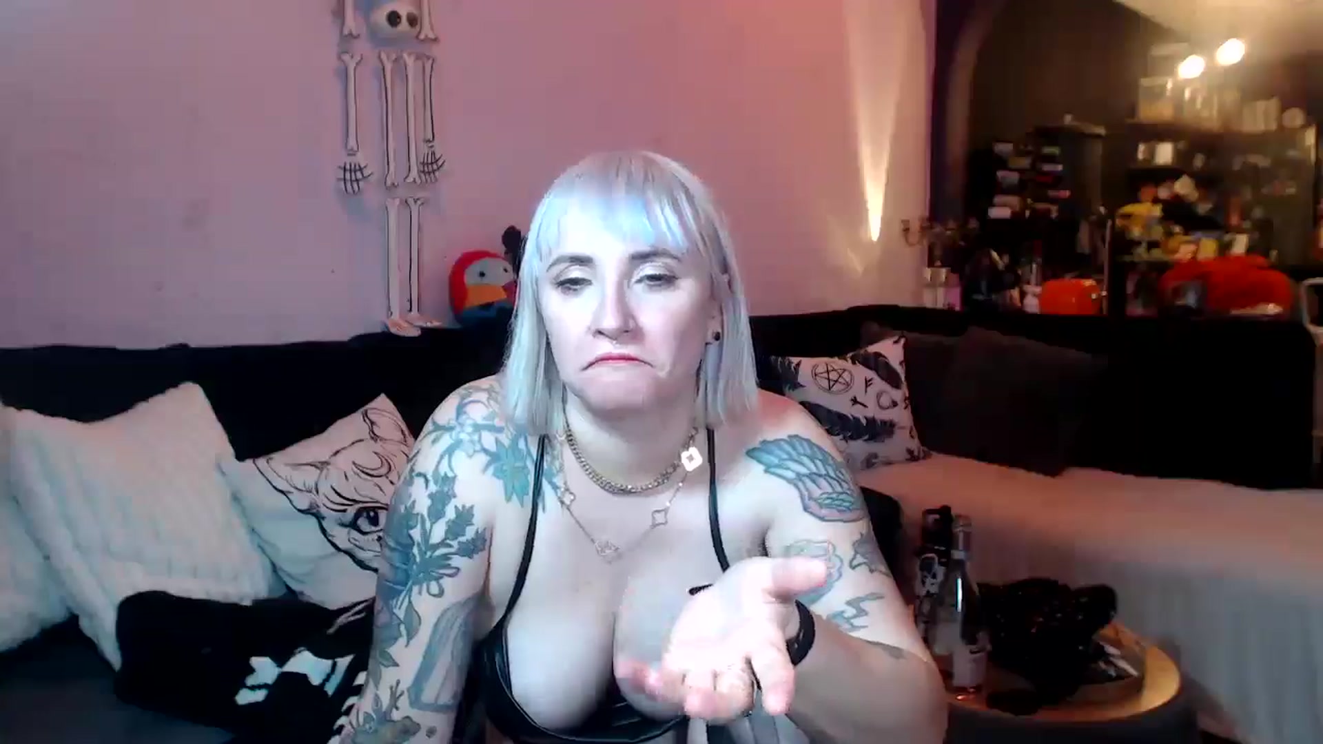 Gallery image thumbnail from AxeHallow's myfreecams stream on, 03/30/2025, 07:35 image 20 of 20