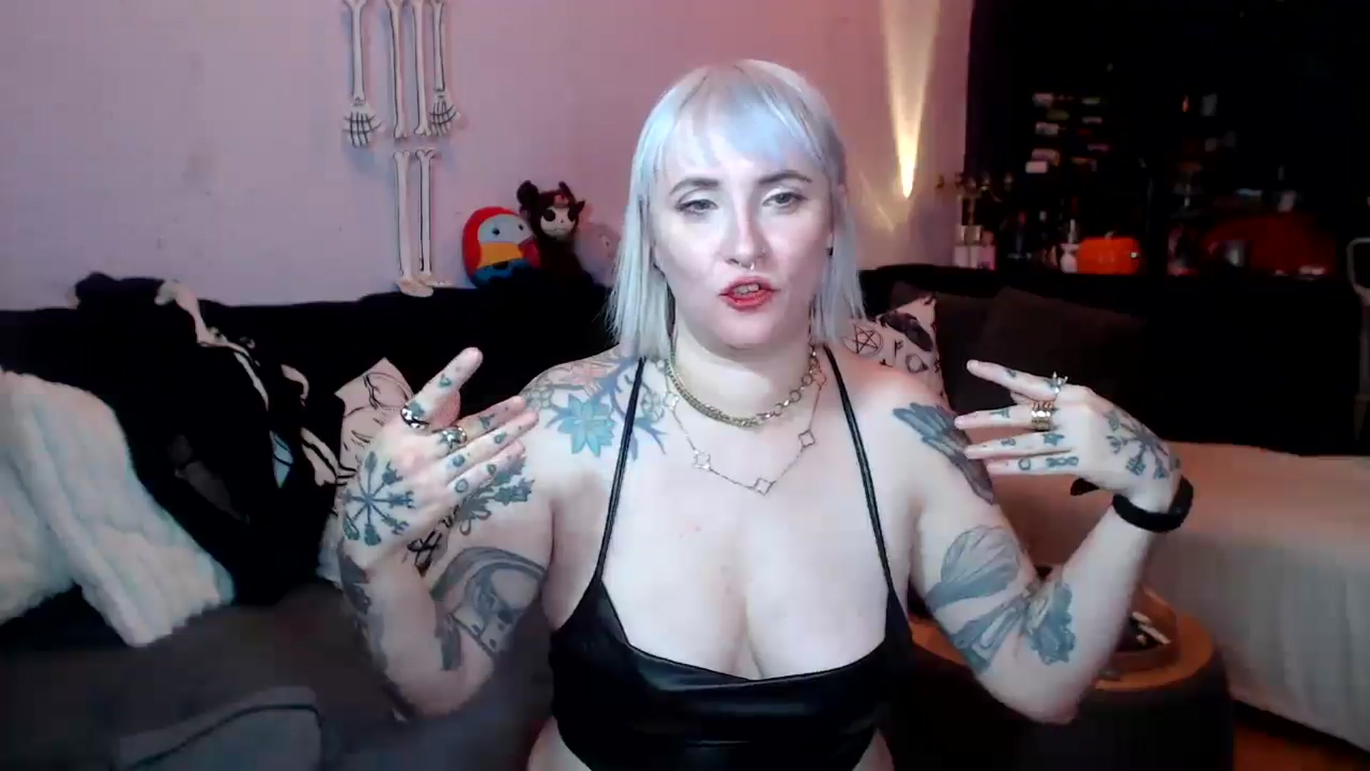 Gallery image thumbnail from AxeHallow's myfreecams stream on, 03/30/2025, 07:35 image 14 of 20
