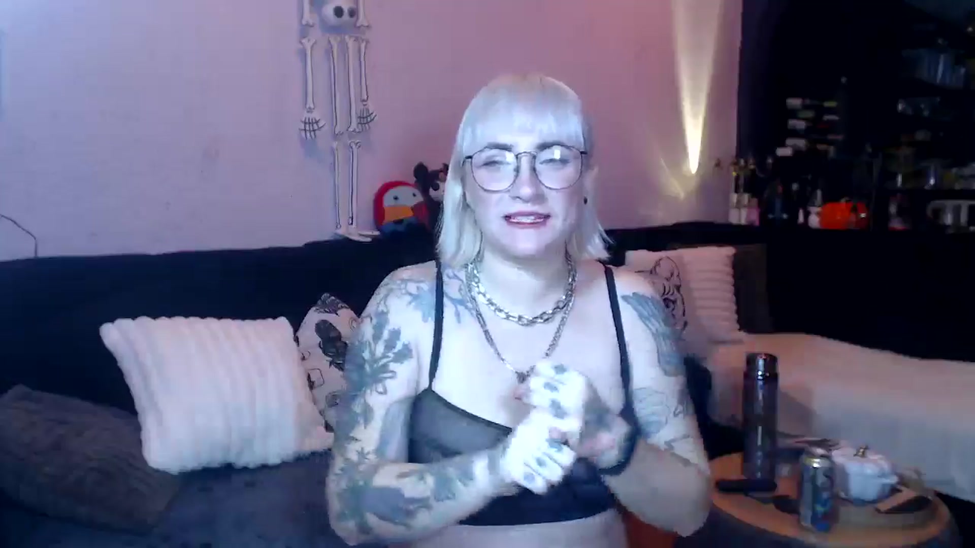 Gallery image thumbnail from AxeHallow's myfreecams stream on, 04/03/2025, 23:57 image 9 of 20