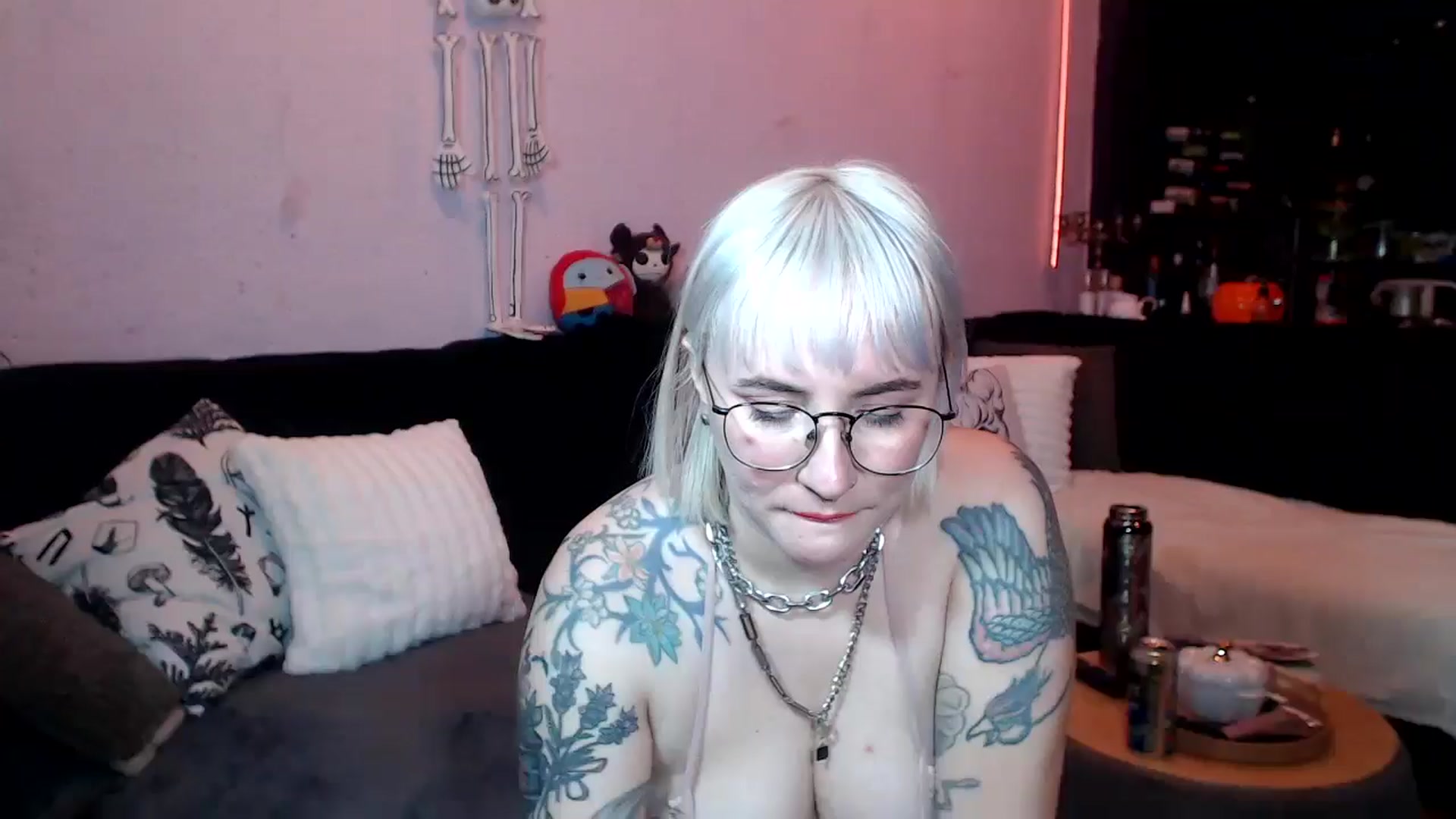 Gallery image thumbnail from AxeHallow's myfreecams stream on, 04/05/2025, 01:27 image 8 of 20