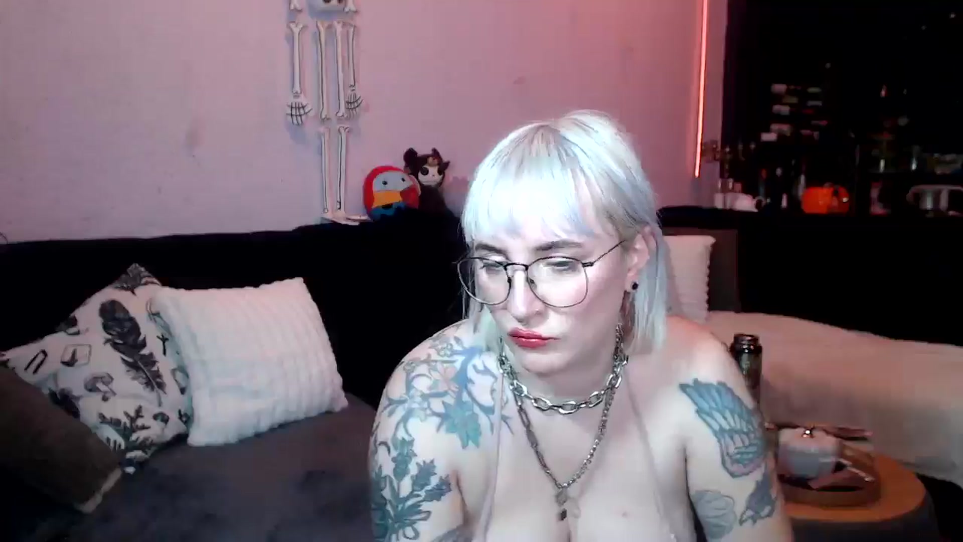 Gallery image thumbnail from AxeHallow's myfreecams stream on, 04/05/2025, 01:27 image 11 of 20