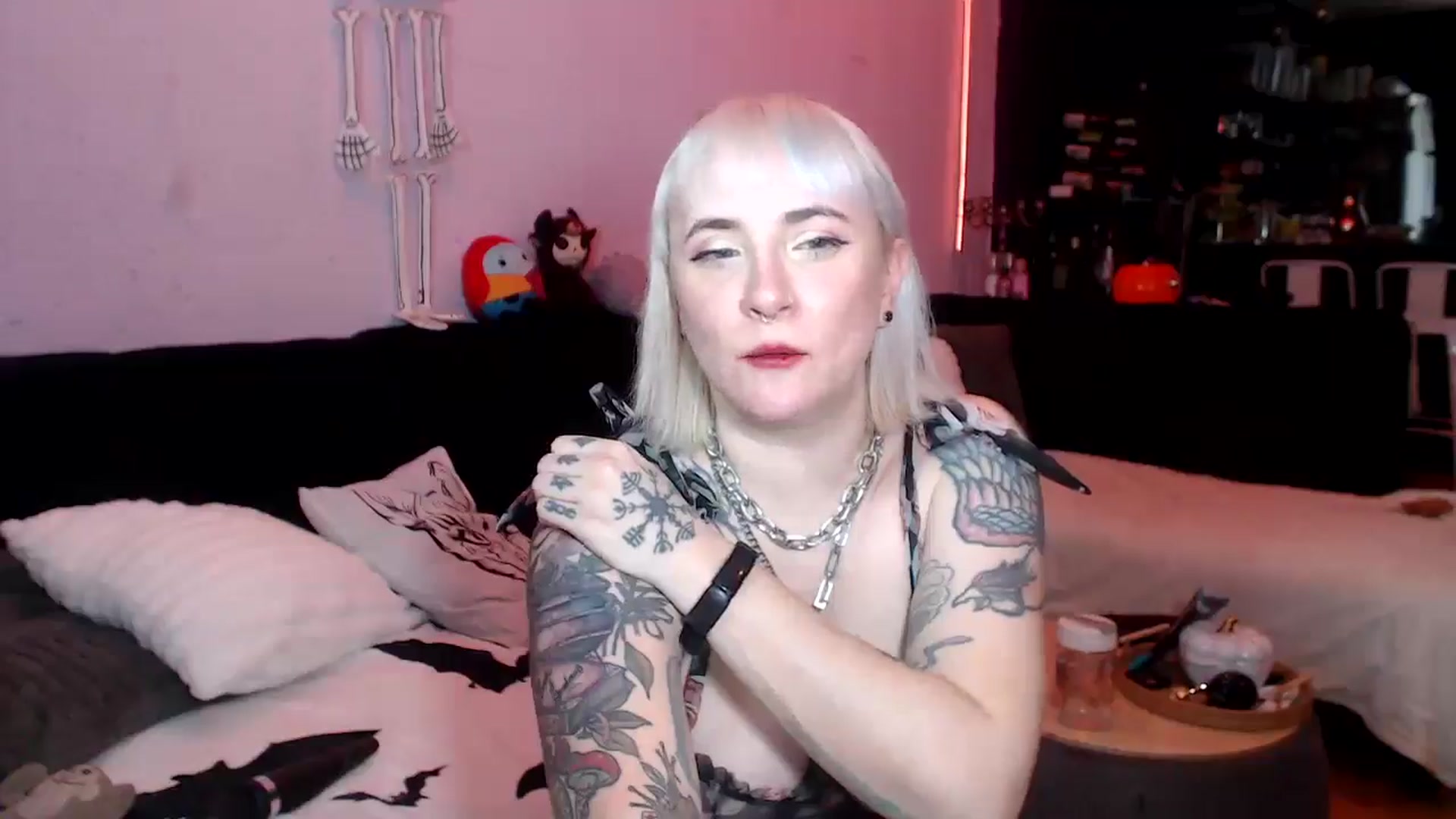 Gallery image thumbnail from AxeHallow's myfreecams stream on, 04/09/2025, 24:09 image 10 of 20