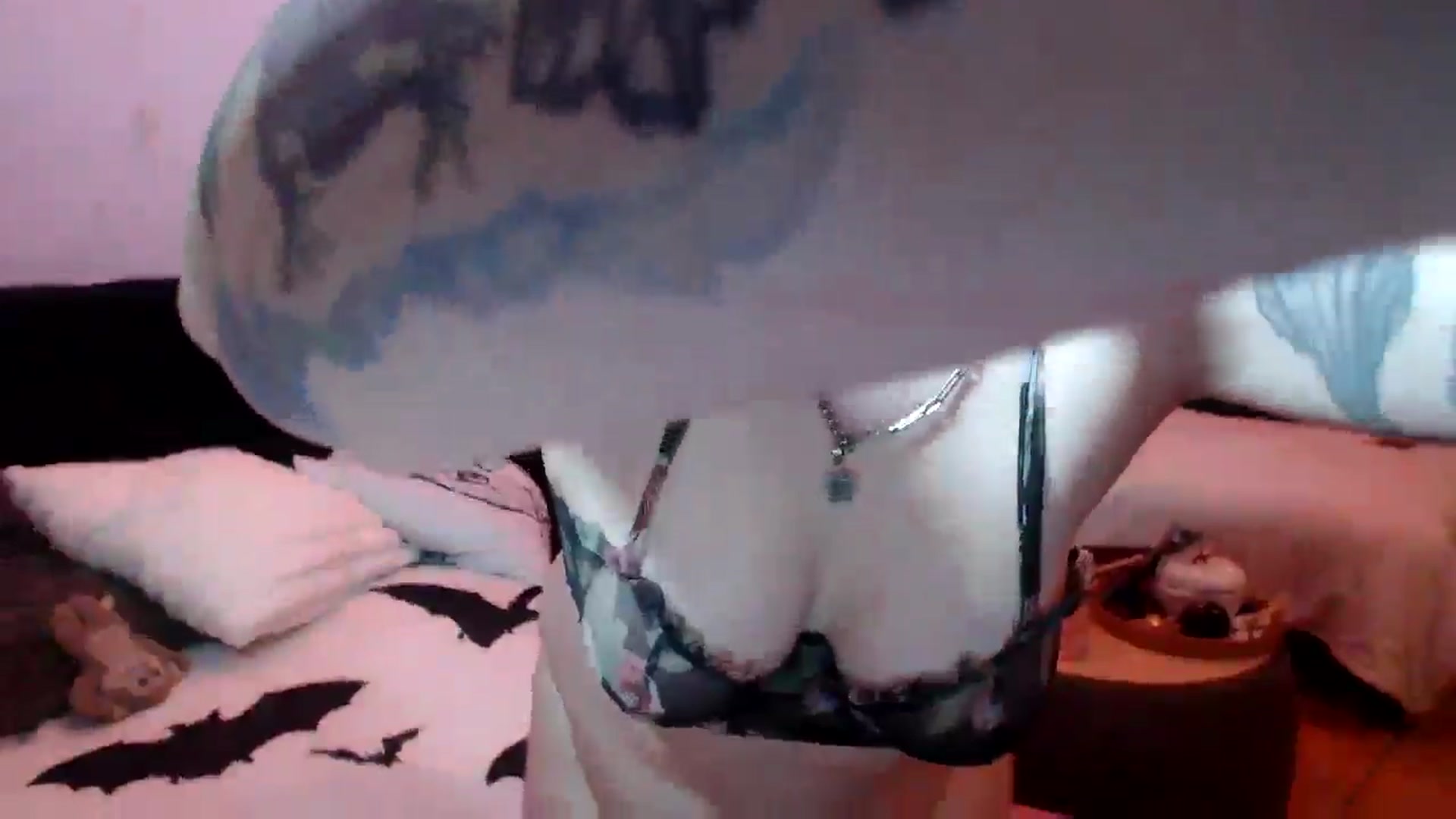 Gallery image thumbnail from AxeHallow's myfreecams stream on, 04/09/2025, 24:58 image 9 of 20