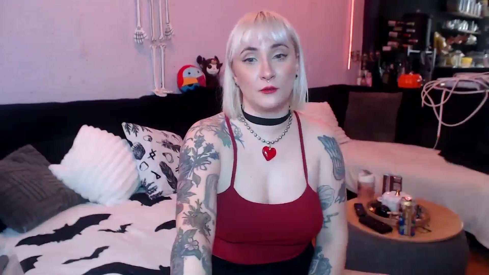 Gallery image thumbnail from AxeHallow's myfreecams stream on, 04/17/2025, 22:14 image 4 of 20