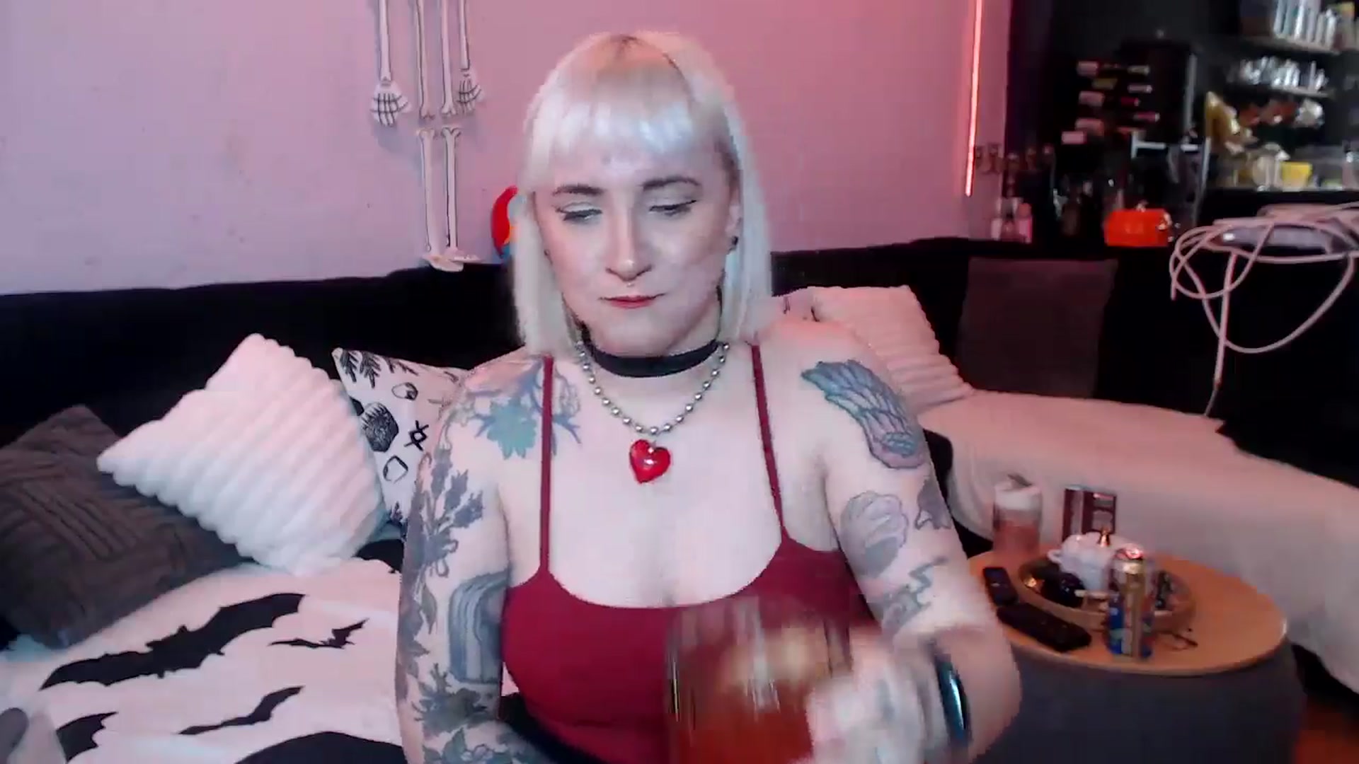 Gallery image thumbnail from AxeHallow's myfreecams stream on, 04/17/2025, 22:14 image 3 of 20