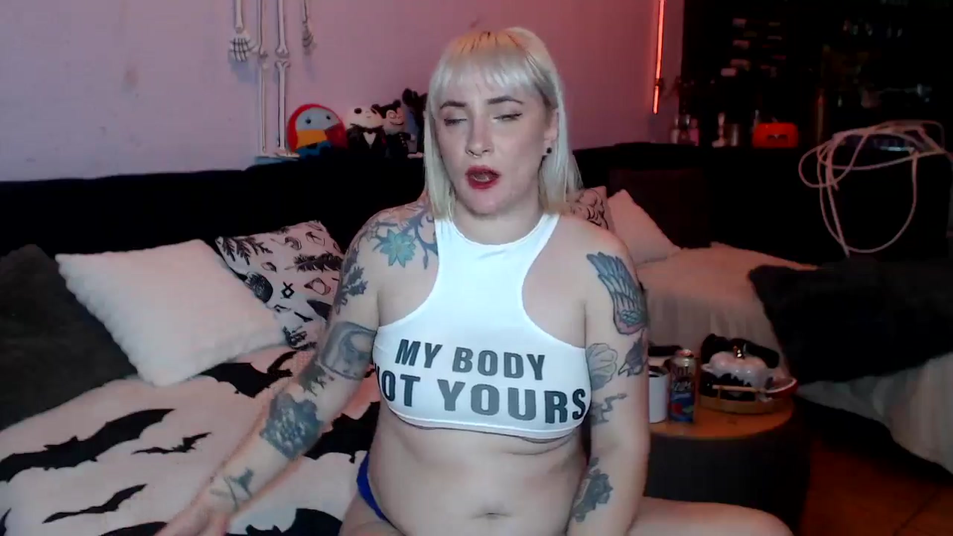 Gallery image thumbnail from AxeHallow's myfreecams stream on, 04/22/2025, 22:22 image 17 of 20