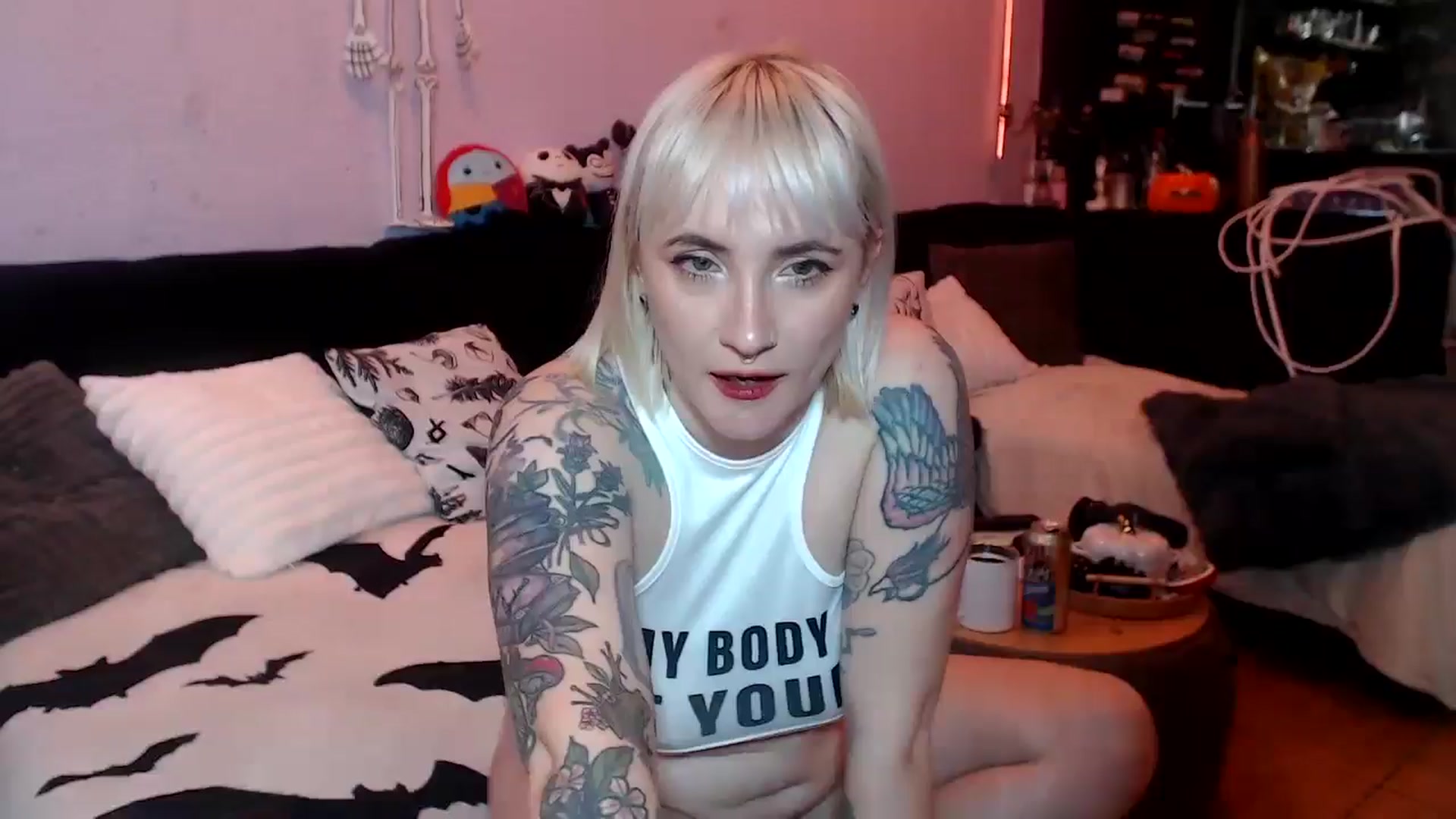 Gallery image thumbnail from AxeHallow's myfreecams stream on, 04/22/2025, 22:22 image 7 of 20