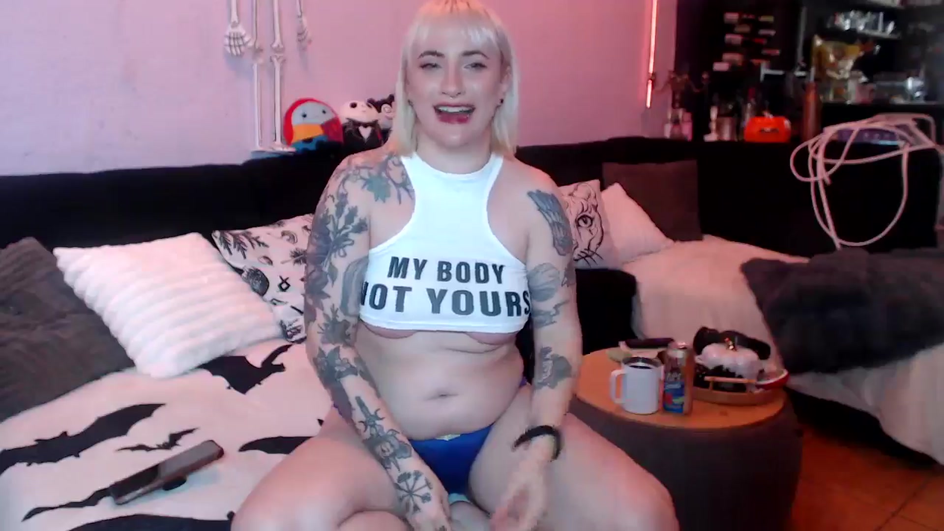 Gallery image thumbnail from AxeHallow's myfreecams stream on, 04/22/2025, 22:22 image 5 of 20