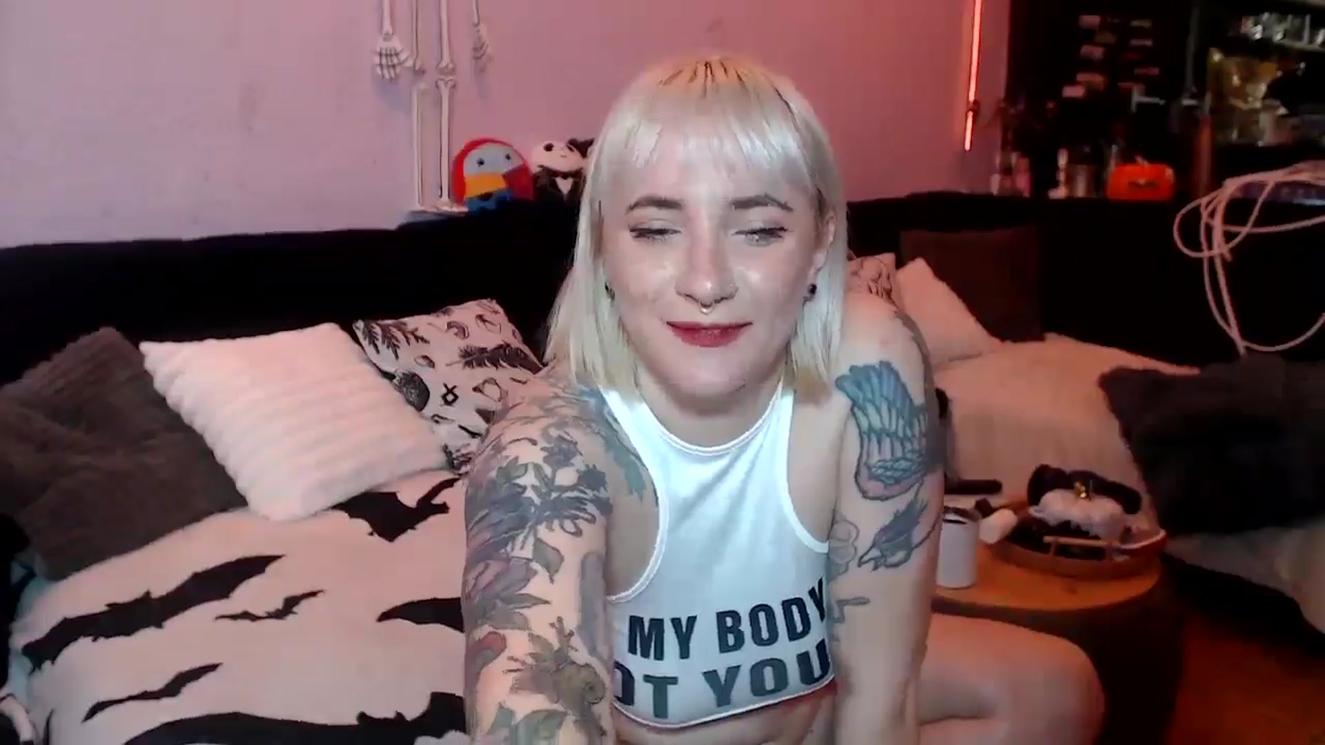 Gallery image thumbnail from AxeHallow's myfreecams stream on, 04/22/2025, 22:22 image 3 of 20