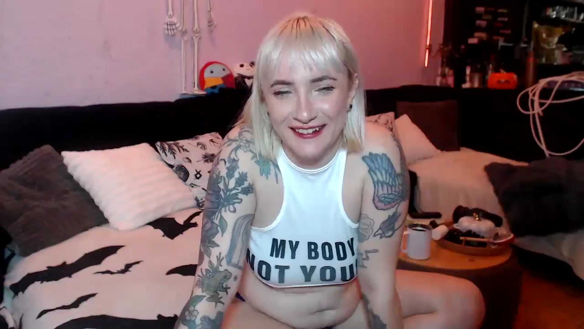 Gallery image thumbnail from AxeHallow's myfreecams stream on, 04/22/2025, 22:22 image 2 of 20