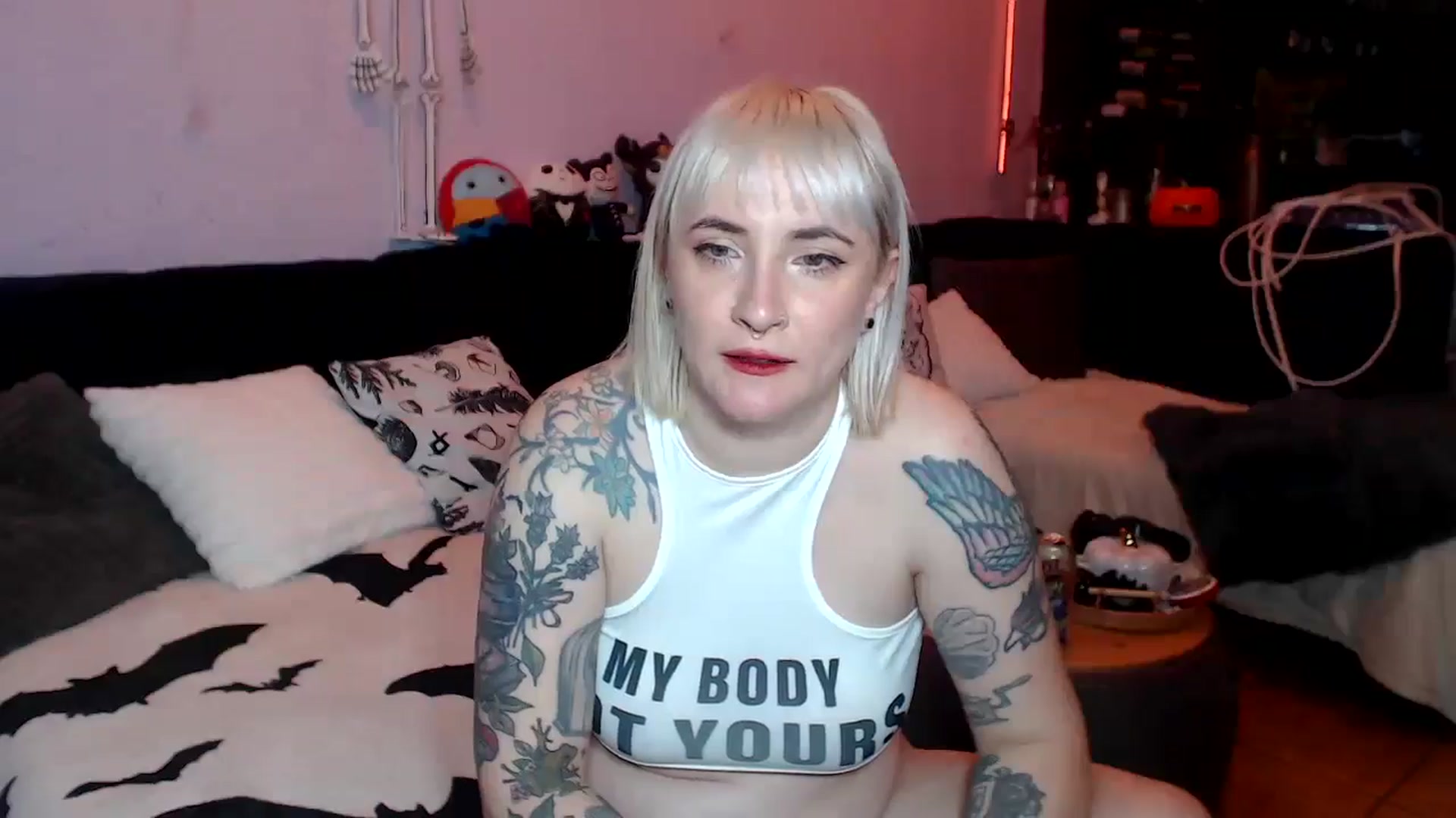 Gallery image thumbnail from AxeHallow's myfreecams stream on, 04/22/2025, 22:22 image 14 of 20