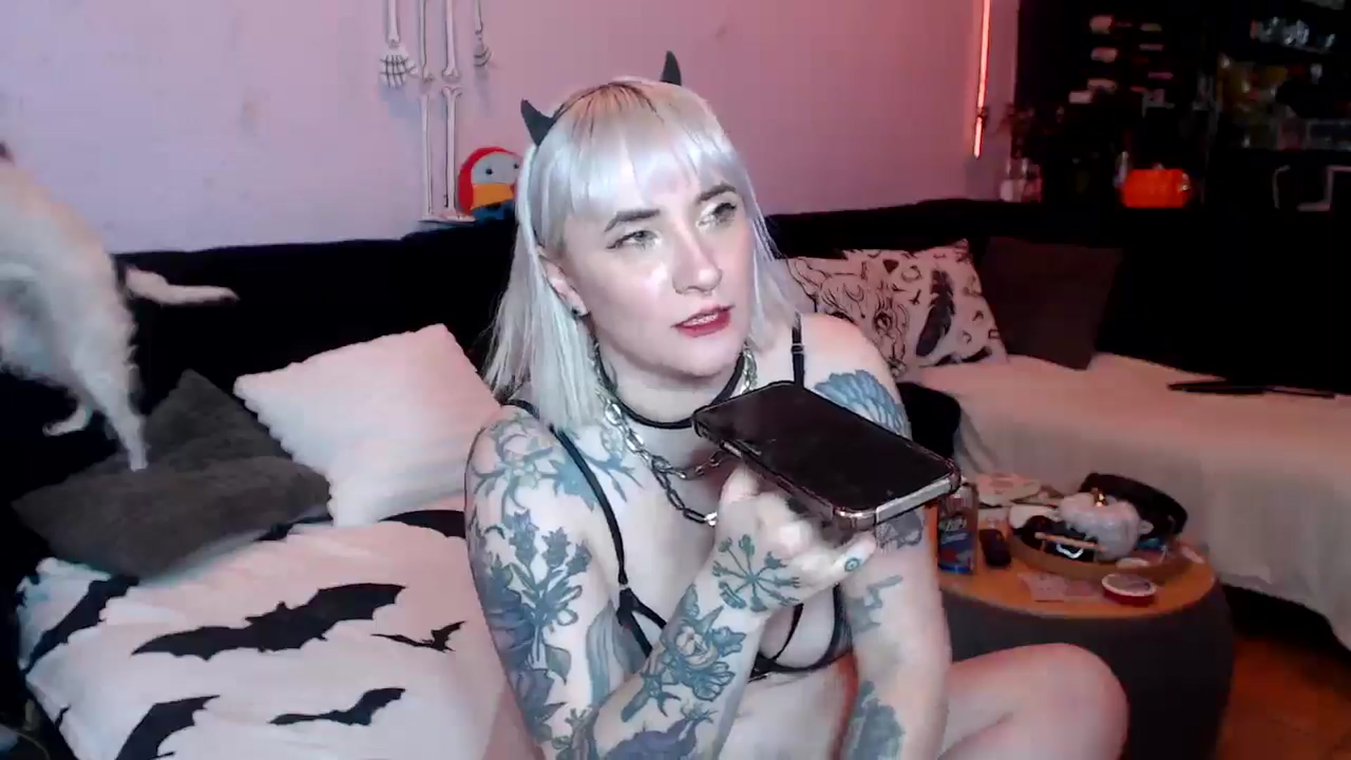 Gallery image thumbnail from AxeHallow's myfreecams stream on, 04/25/2025, 22:29 image 17 of 20