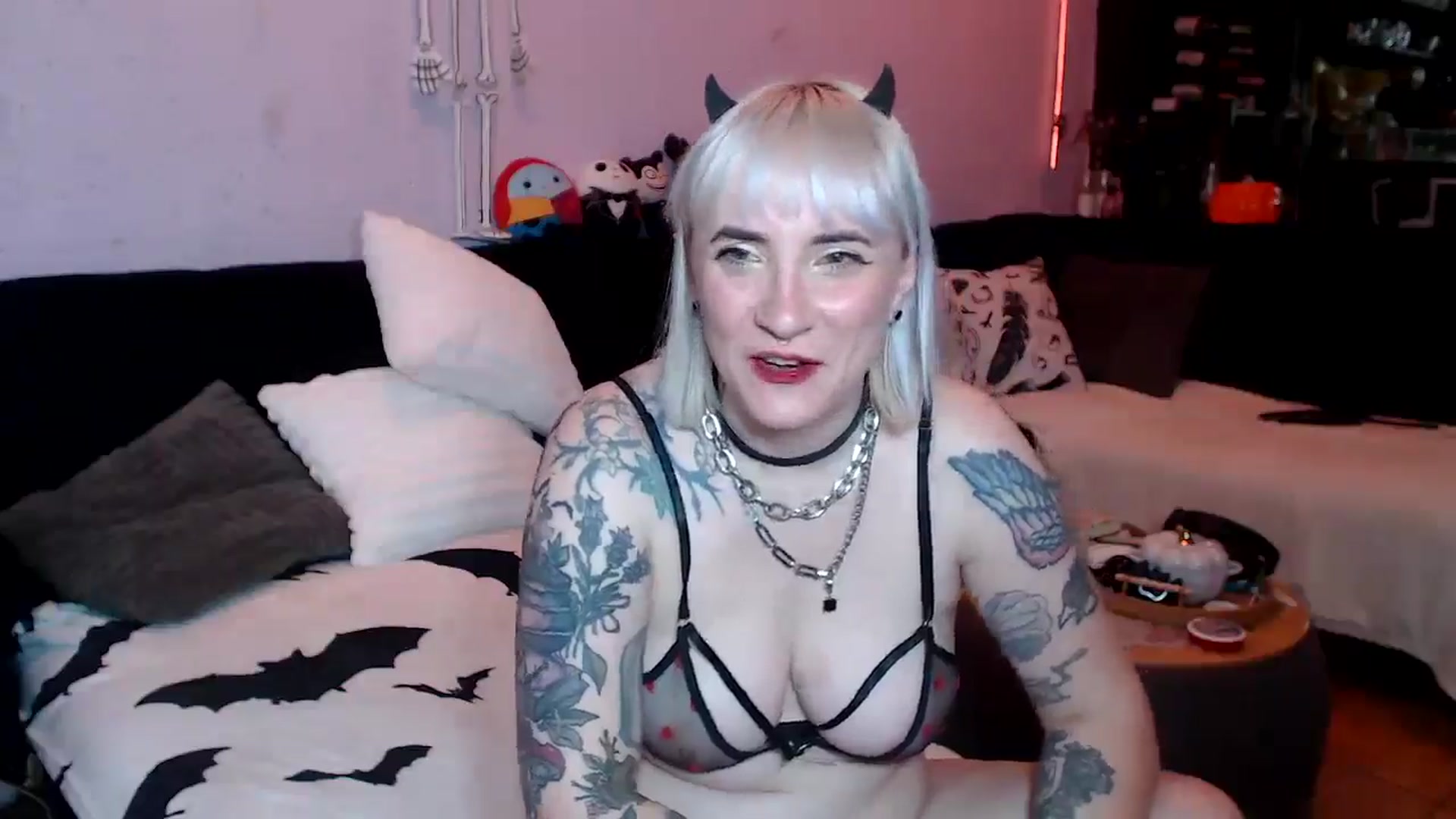 Gallery image thumbnail from AxeHallow's myfreecams stream on, 04/25/2025, 22:29 image 13 of 20