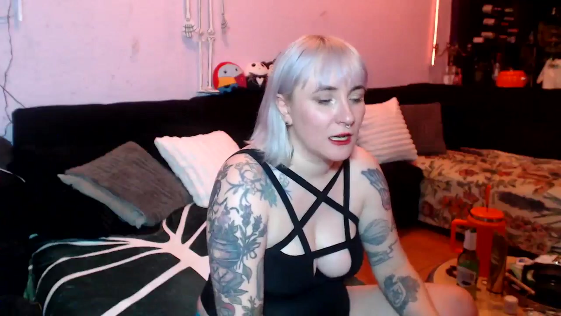 Gallery image thumbnail from AxeHallow's myfreecams stream on, 04/30/2025, 01:00 image 12 of 20