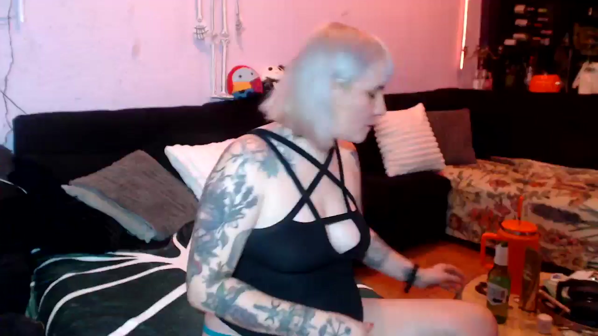 Gallery image thumbnail from AxeHallow's myfreecams stream on, 04/30/2025, 01:00 image 10 of 20