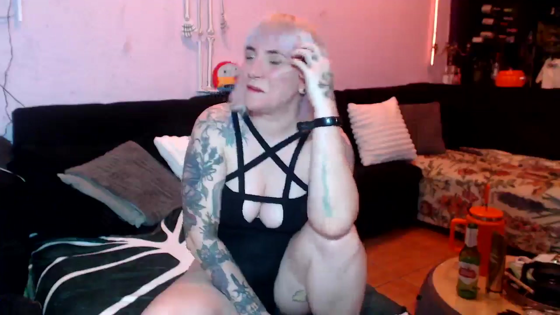 Gallery image thumbnail from AxeHallow's myfreecams stream on, 04/30/2025, 01:00 image 4 of 20