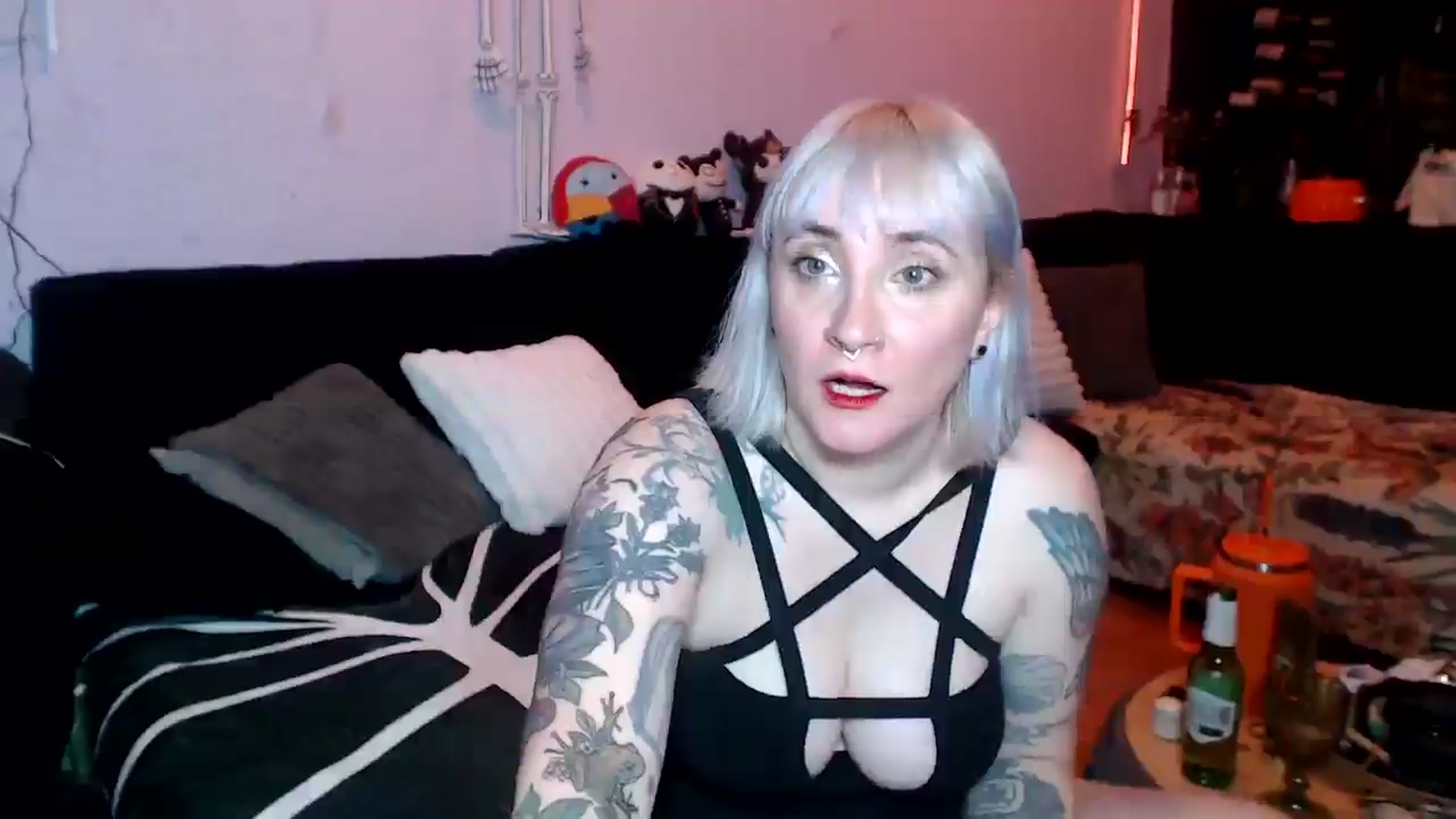 Gallery image thumbnail from AxeHallow's myfreecams stream on, 04/30/2025, 01:00 image 20 of 20