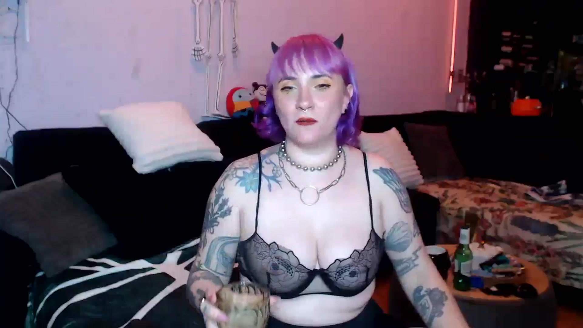 Gallery image thumbnail from AxeHallow's myfreecams stream on, 05/04/2025, 03:58 image 2 of 20