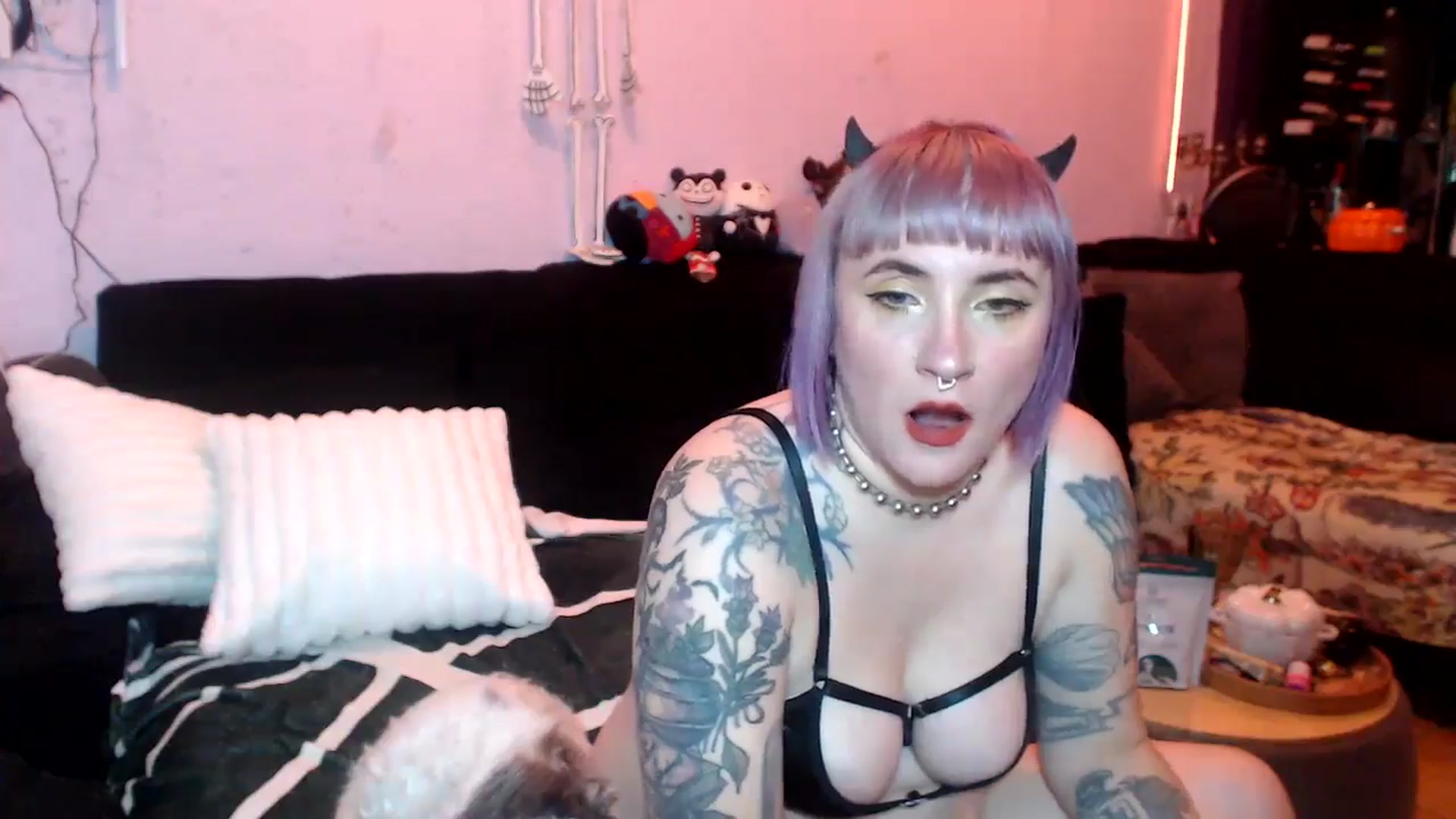 Gallery image thumbnail from AxeHallow's myfreecams stream on, 05/10/2025, 21:01 image 18 of 20