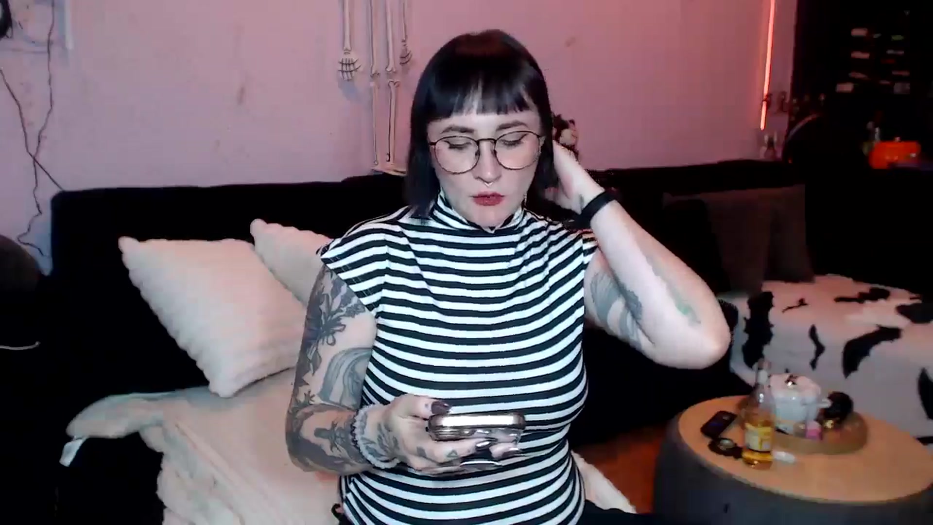 Gallery image thumbnail from AxeHallow's myfreecams stream on, 05/16/2025, 22:54 image 18 of 20