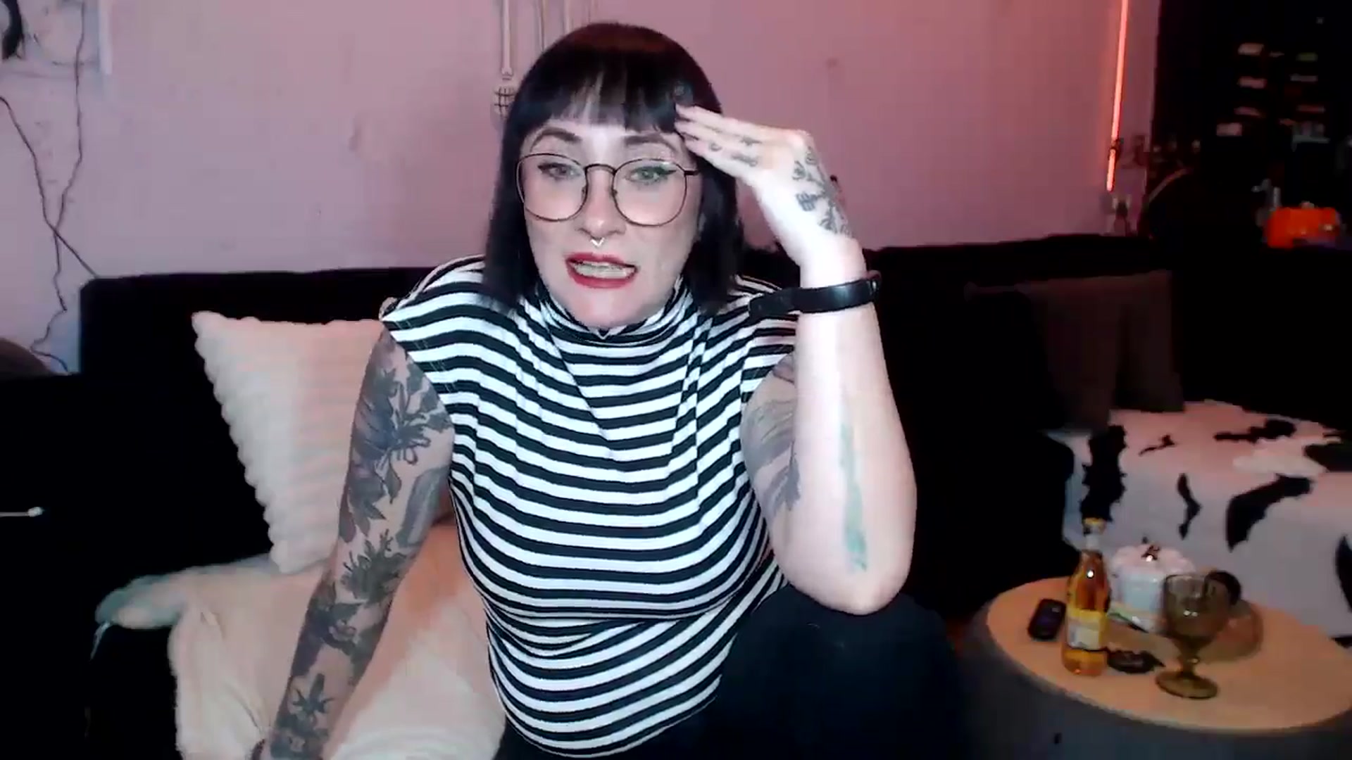 Gallery image thumbnail from AxeHallow's myfreecams stream on, 05/16/2025, 22:54 image 11 of 20