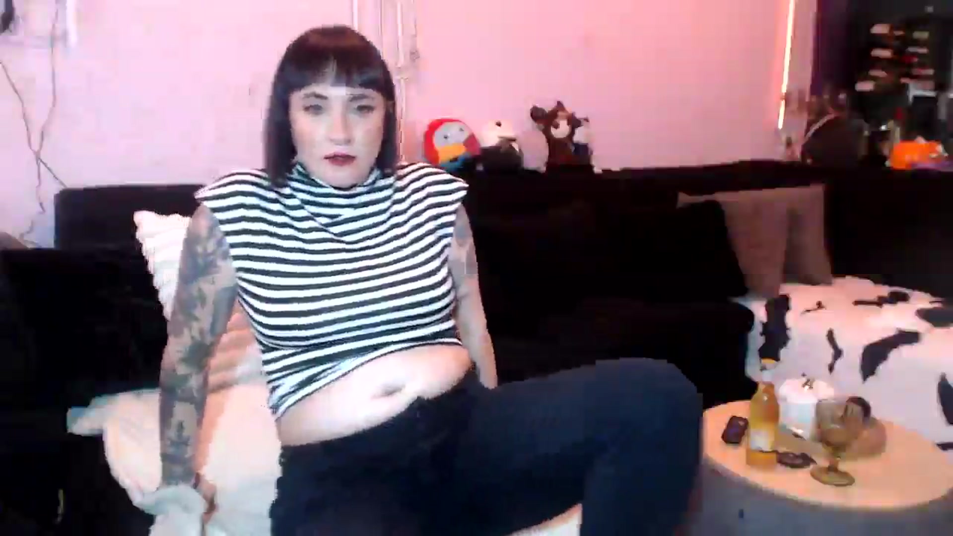 Gallery image thumbnail from AxeHallow's myfreecams stream on, 05/16/2025, 22:54 image 5 of 20