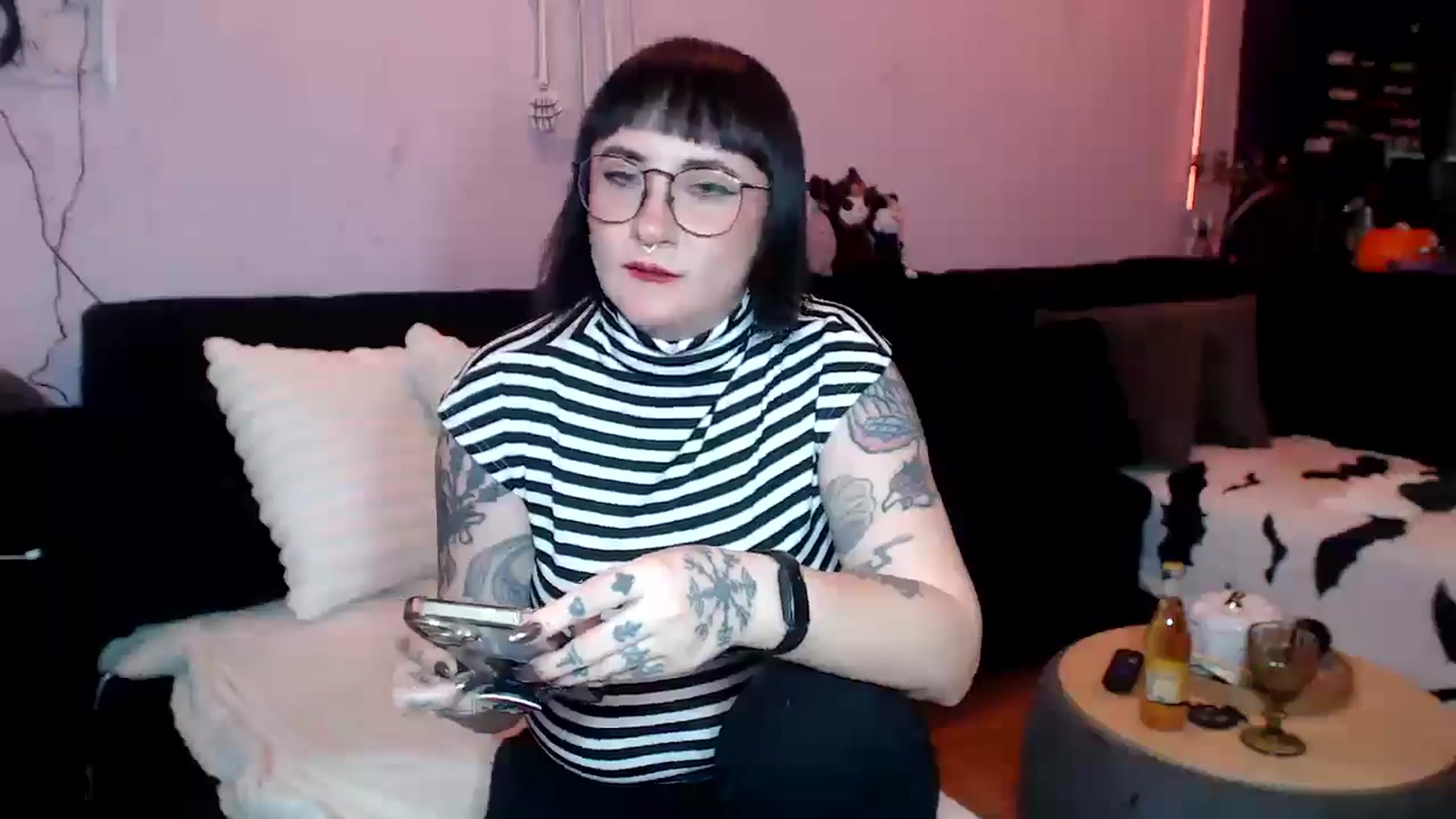 Gallery image thumbnail from AxeHallow's myfreecams stream on, 05/16/2025, 22:54 image 8 of 20