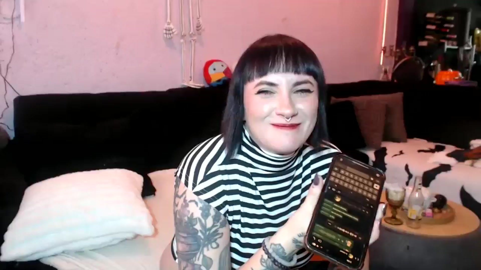 Gallery image thumbnail from AxeHallow's myfreecams stream on, 05/16/2025, 22:54 image 1 of 20