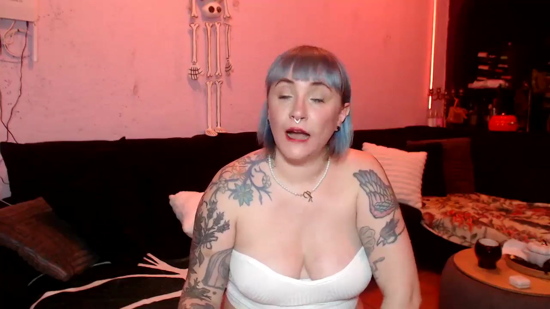 Gallery image thumbnail from AxeHallow's myfreecams stream on, 05/26/2025, 23:41 image 10 of 20