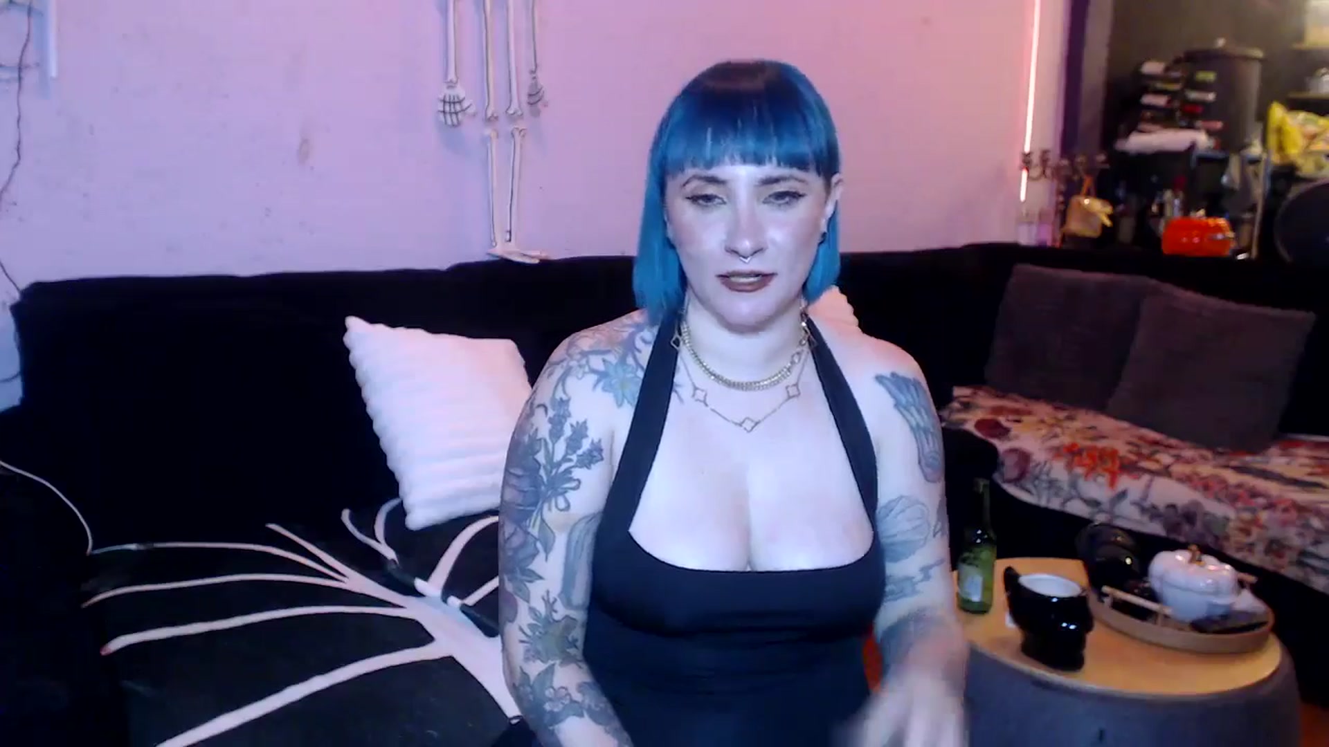 Gallery image thumbnail from AxeHallow's myfreecams stream on, 05/29/2025, 24:03 image 8 of 20