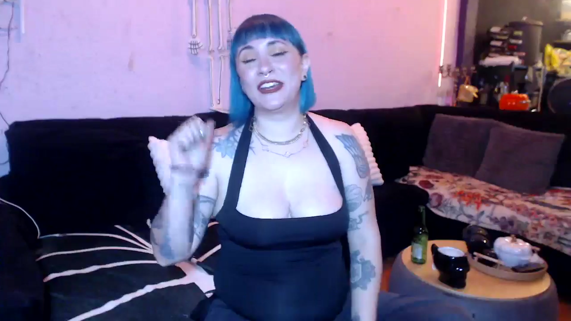 Gallery image thumbnail from AxeHallow's myfreecams stream on, 05/29/2025, 24:03 image 10 of 20
