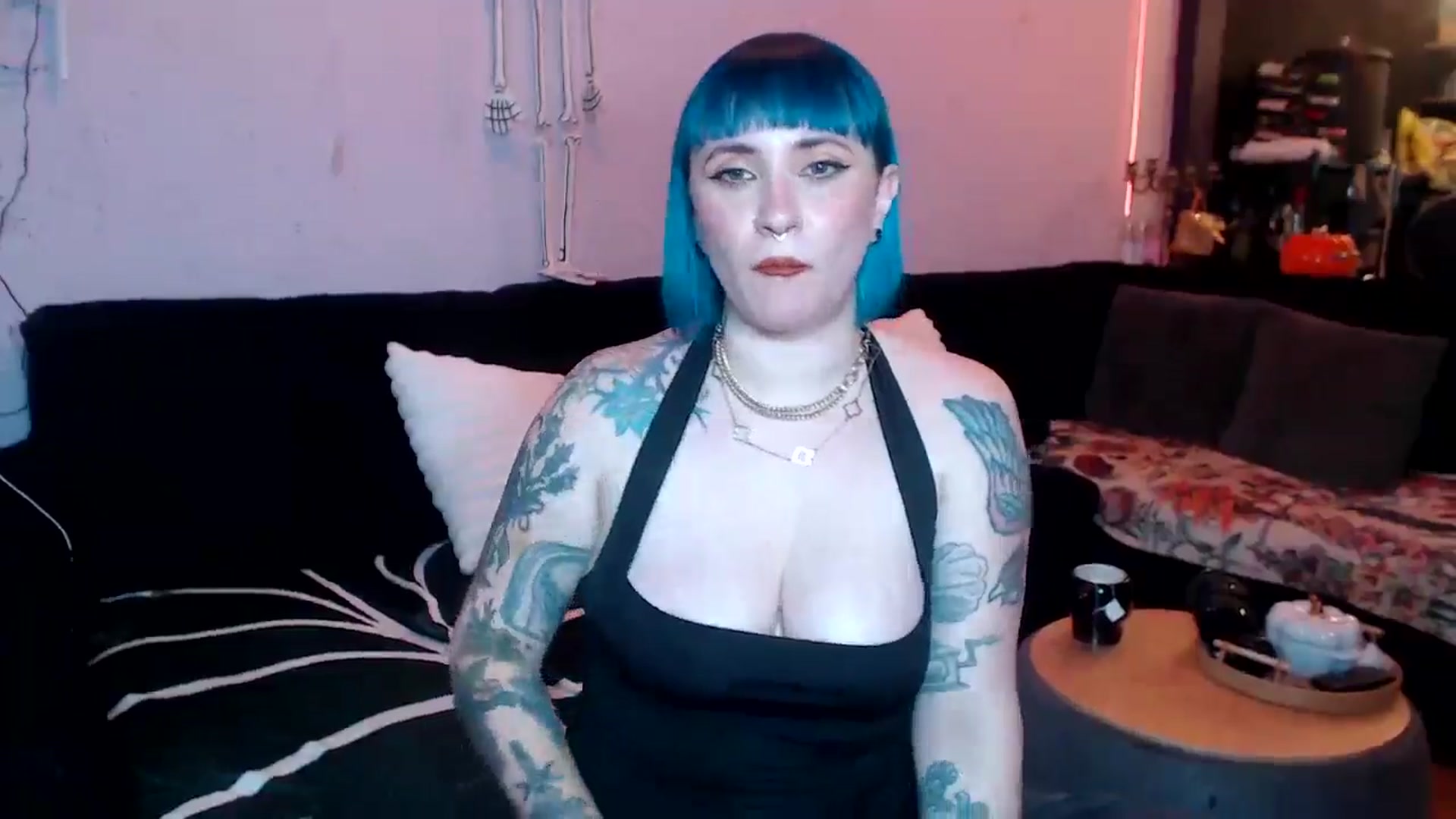 Gallery image thumbnail from AxeHallow's myfreecams stream on, 05/29/2025, 24:03 image 4 of 20