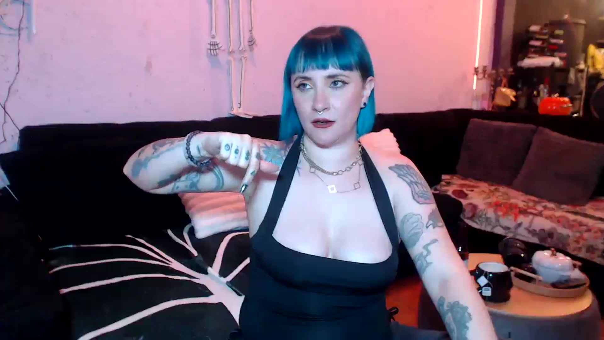 Gallery image thumbnail from AxeHallow's myfreecams stream on, 05/29/2025, 09:06 image 6 of 20
