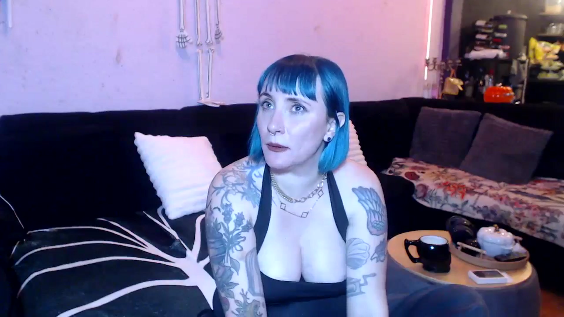 Gallery image thumbnail from AxeHallow's myfreecams stream on, 05/29/2025, 09:06 image 19 of 20