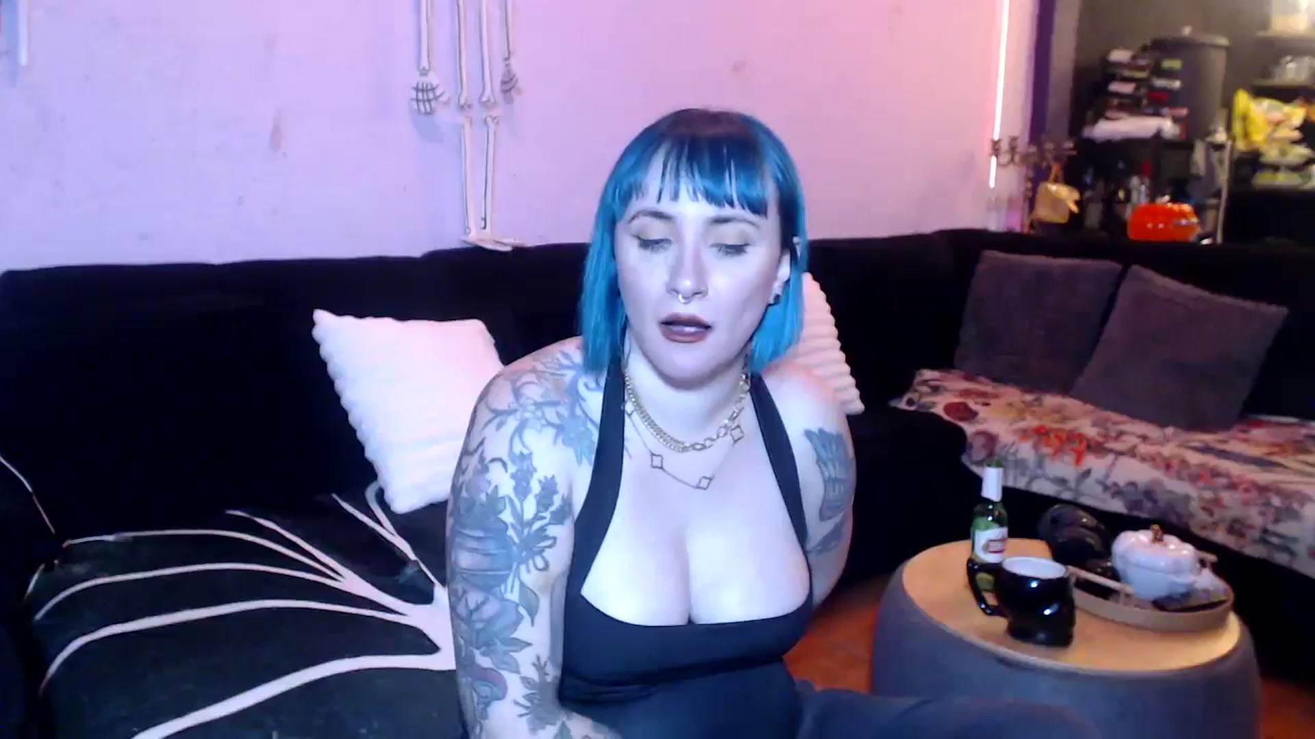 Gallery image thumbnail from AxeHallow's myfreecams stream on, 05/29/2025, 09:06 image 18 of 20