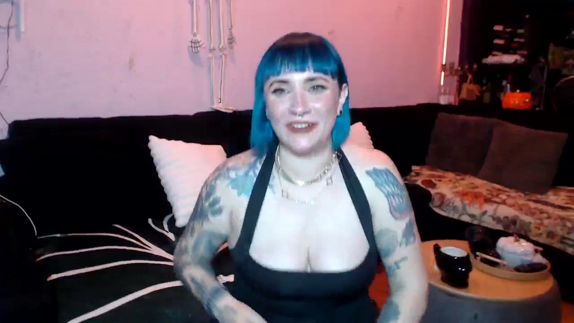 Gallery image thumbnail from AxeHallow's myfreecams stream on, 05/29/2025, 09:06 image 2 of 20