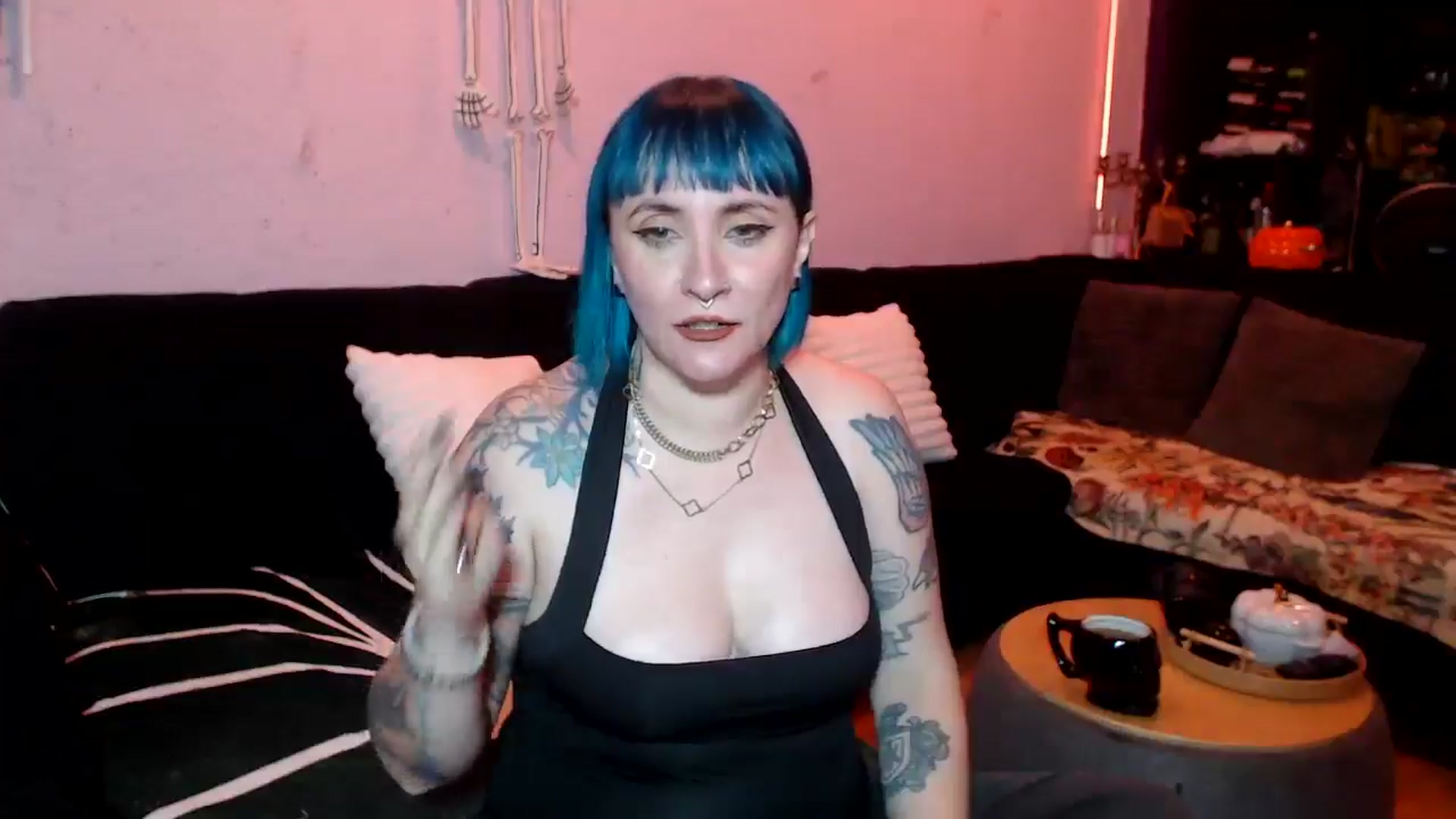 Gallery image thumbnail from AxeHallow's myfreecams stream on, 05/29/2025, 09:06 image 12 of 20