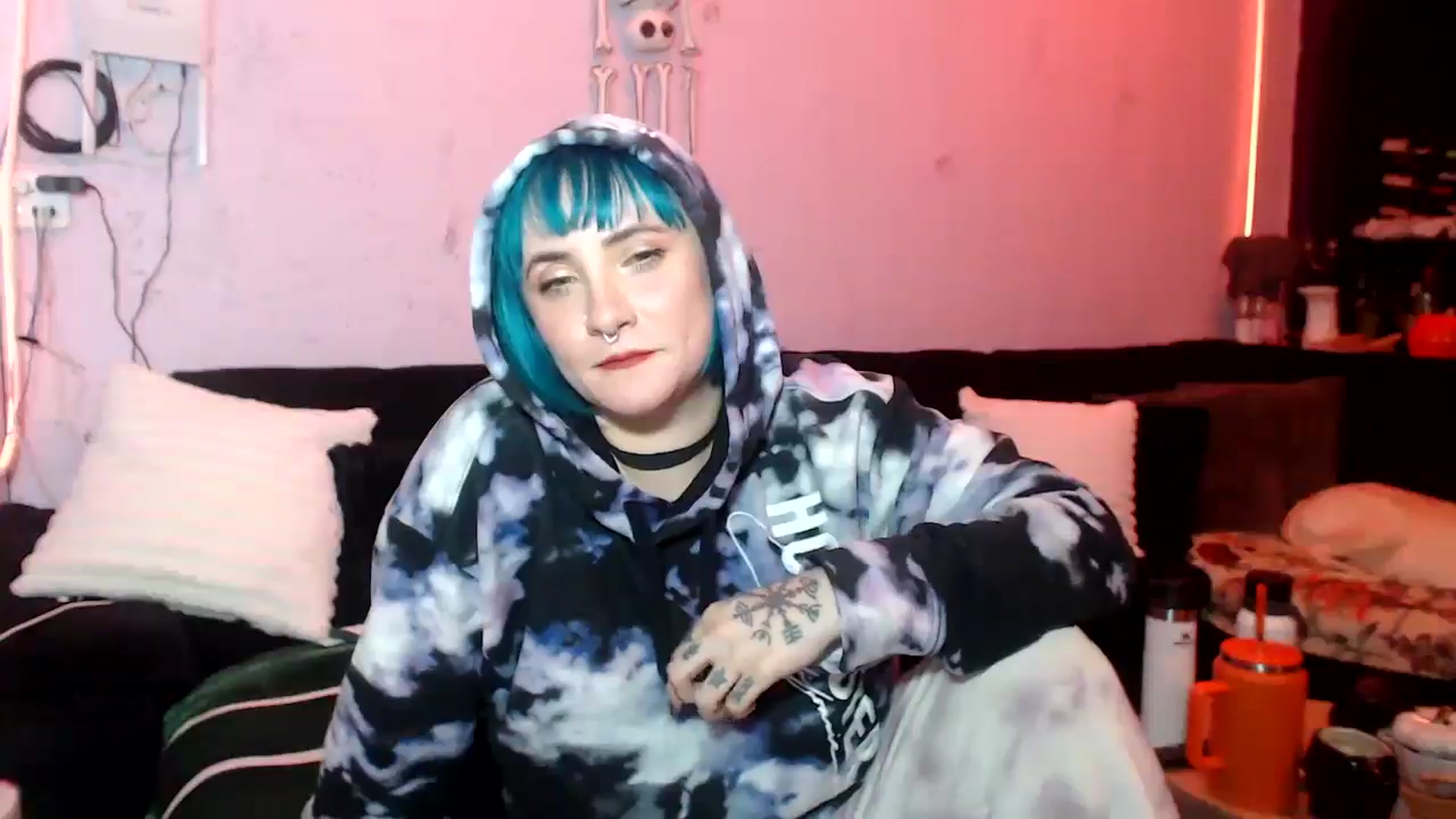 Gallery image thumbnail from AxeHallow's myfreecams stream on, 06/05/2025, 02:53 image 18 of 20