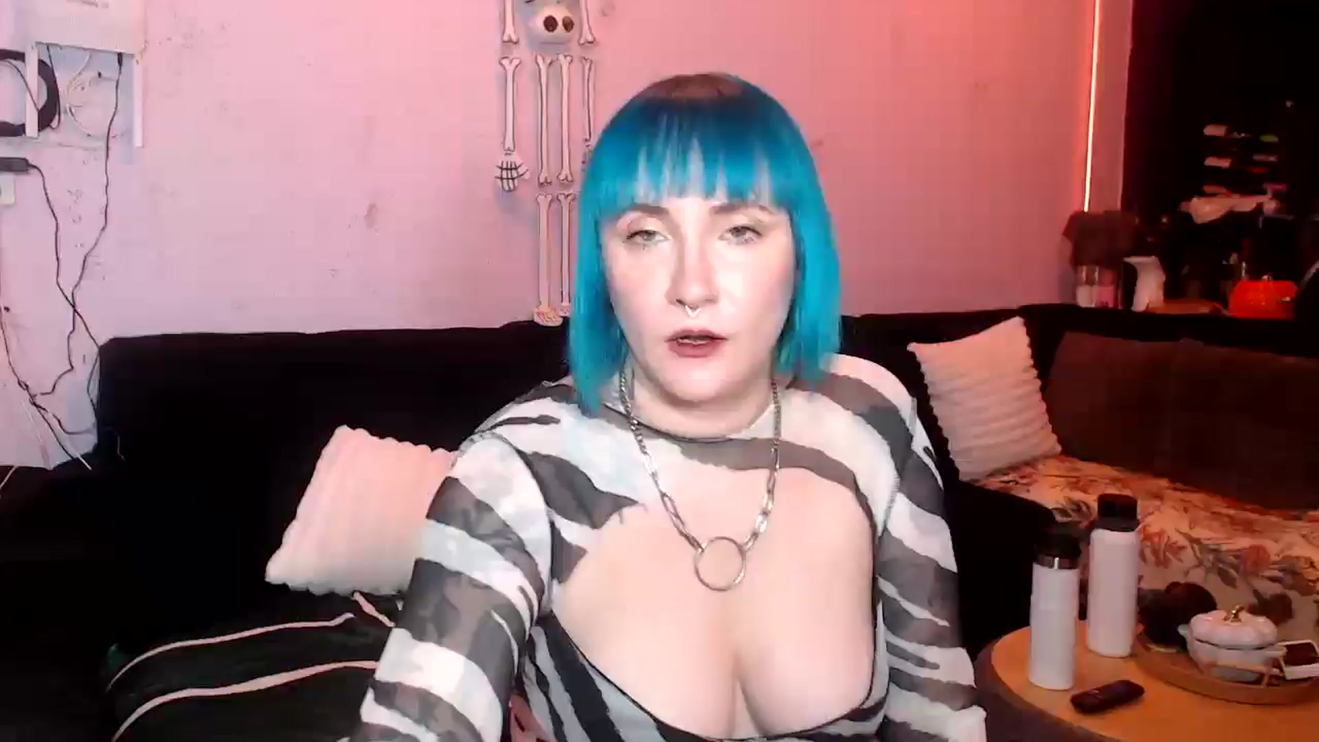 Gallery image thumbnail from AxeHallow's myfreecams stream on, 06/07/2025, 01:54 image 1 of 20