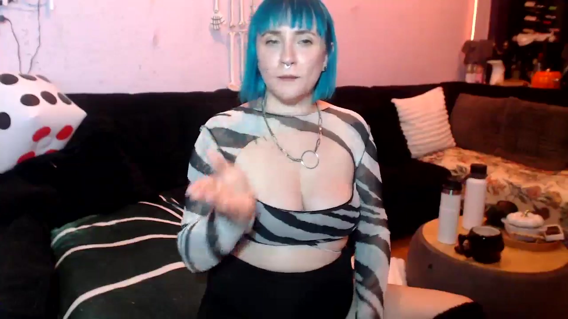 Gallery image thumbnail from AxeHallow's myfreecams stream on, 06/07/2025, 01:54 image 16 of 20