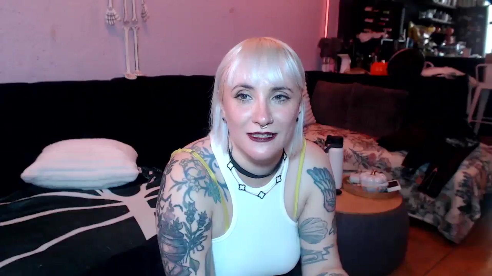 Gallery image thumbnail from AxeHallow's myfreecams stream on, 06/09/2025, 23:02 image 10 of 20