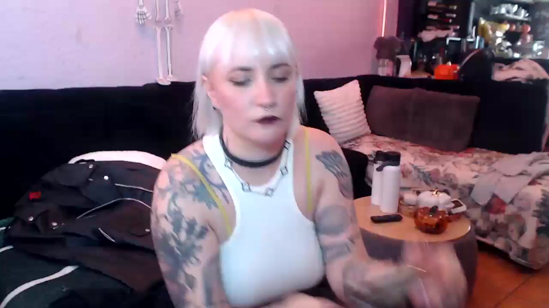 Gallery image thumbnail from AxeHallow's myfreecams stream on, 06/09/2025, 23:02 image 1 of 20