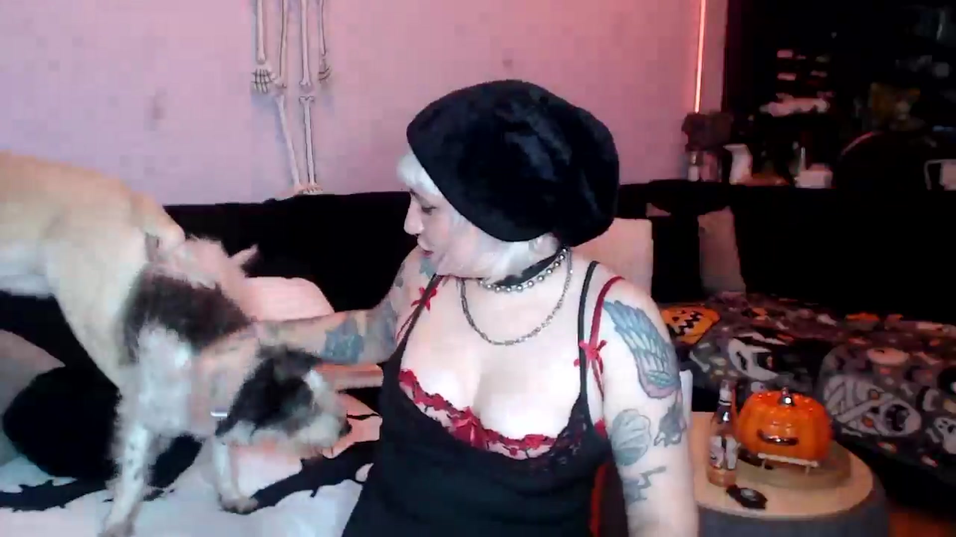 Gallery image thumbnail from AxeHallow's myfreecams stream on, 06/11/2025, 23:57 image 4 of 20