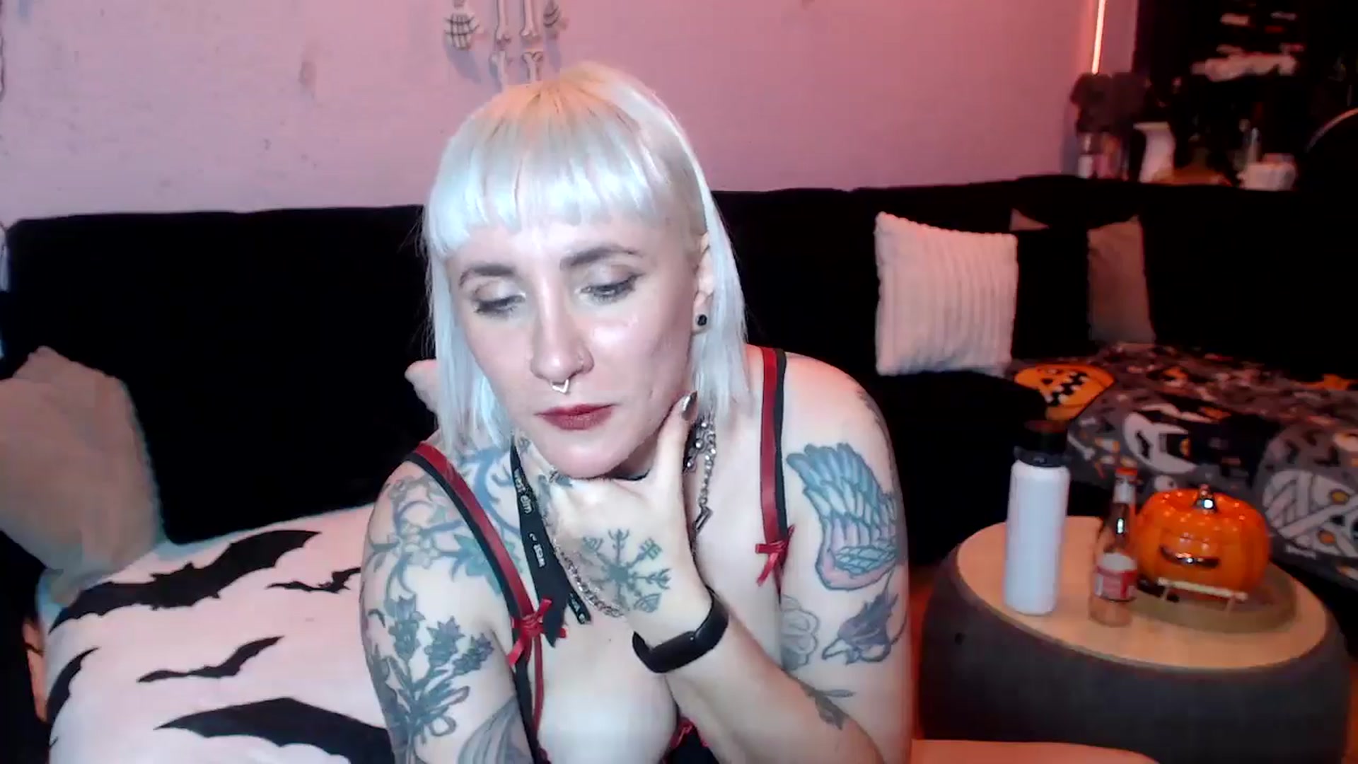 Gallery image thumbnail from AxeHallow's myfreecams stream on, 06/12/2025, 06:00 image 8 of 20